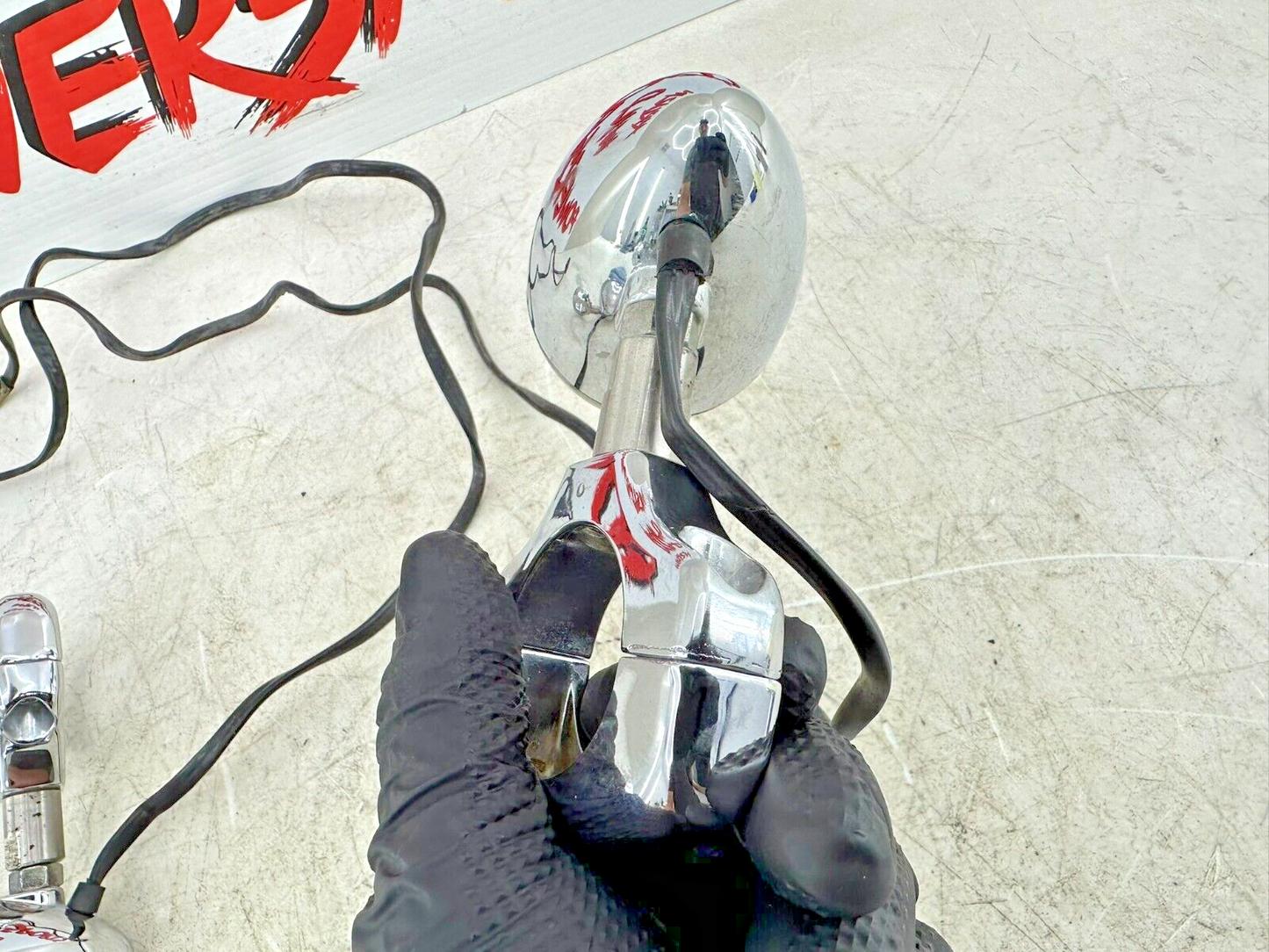 2002 HARLEY DYNA LOW RIDER 41mm Fork Mounted Turn Signals W/ LED Bulb