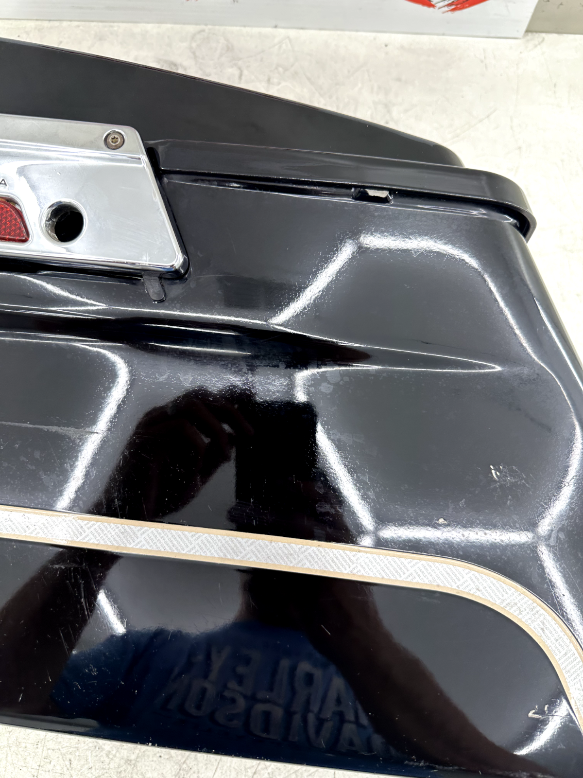 2003 HARLEY ELECTRA GLIDE classic Left OEM HD Hard Saddlebag Base Lid Latch