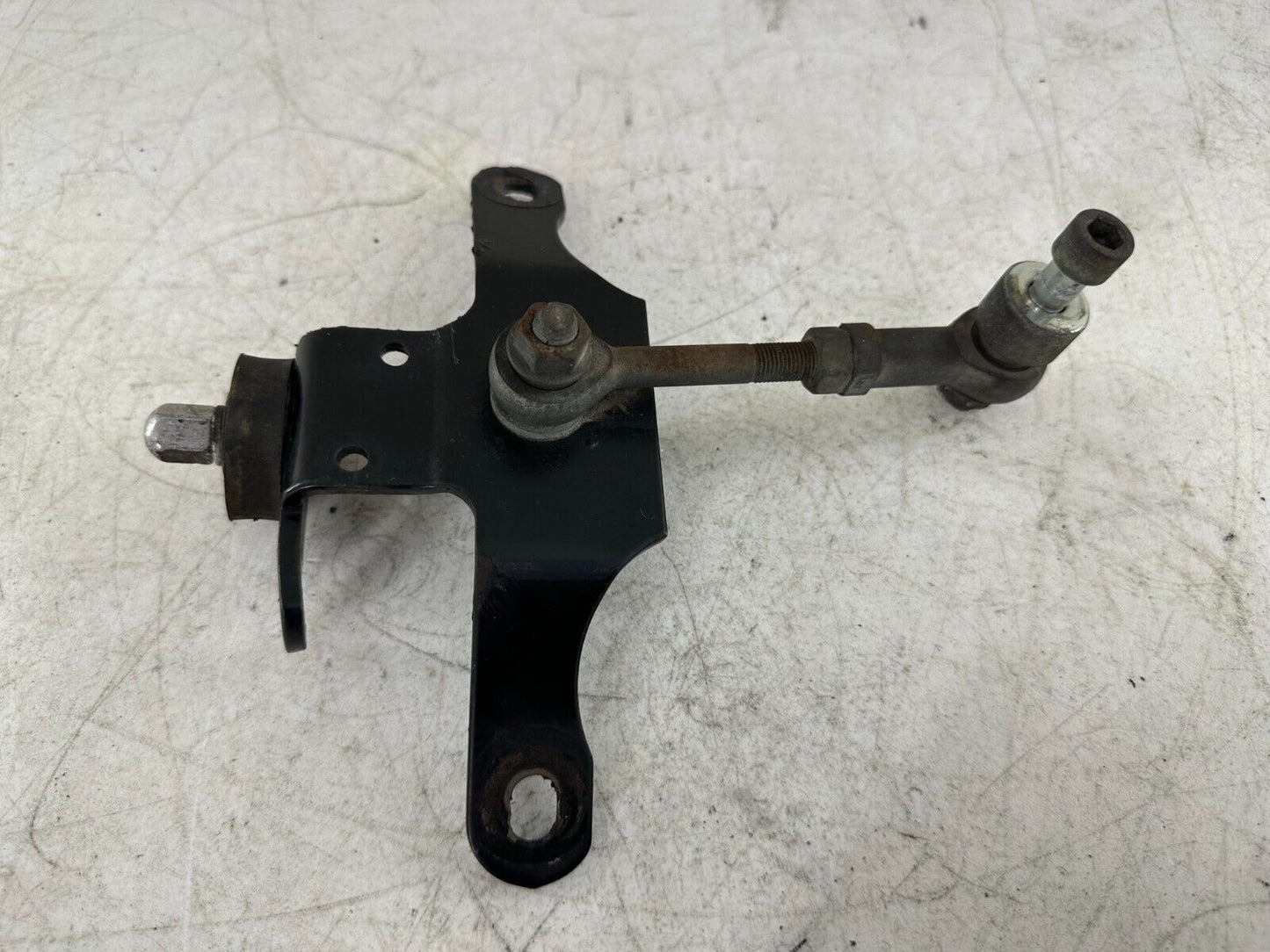 2003 HARLEY DAVIDSON DYNA Rubber Engine Motor Transmission Mount Bracket