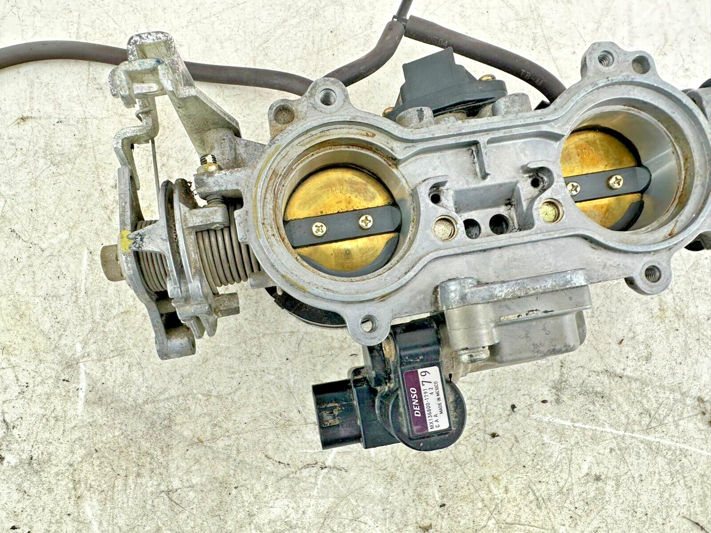 2004 Honda Goldwing GL1800 Throttle Body Intake Manifold
