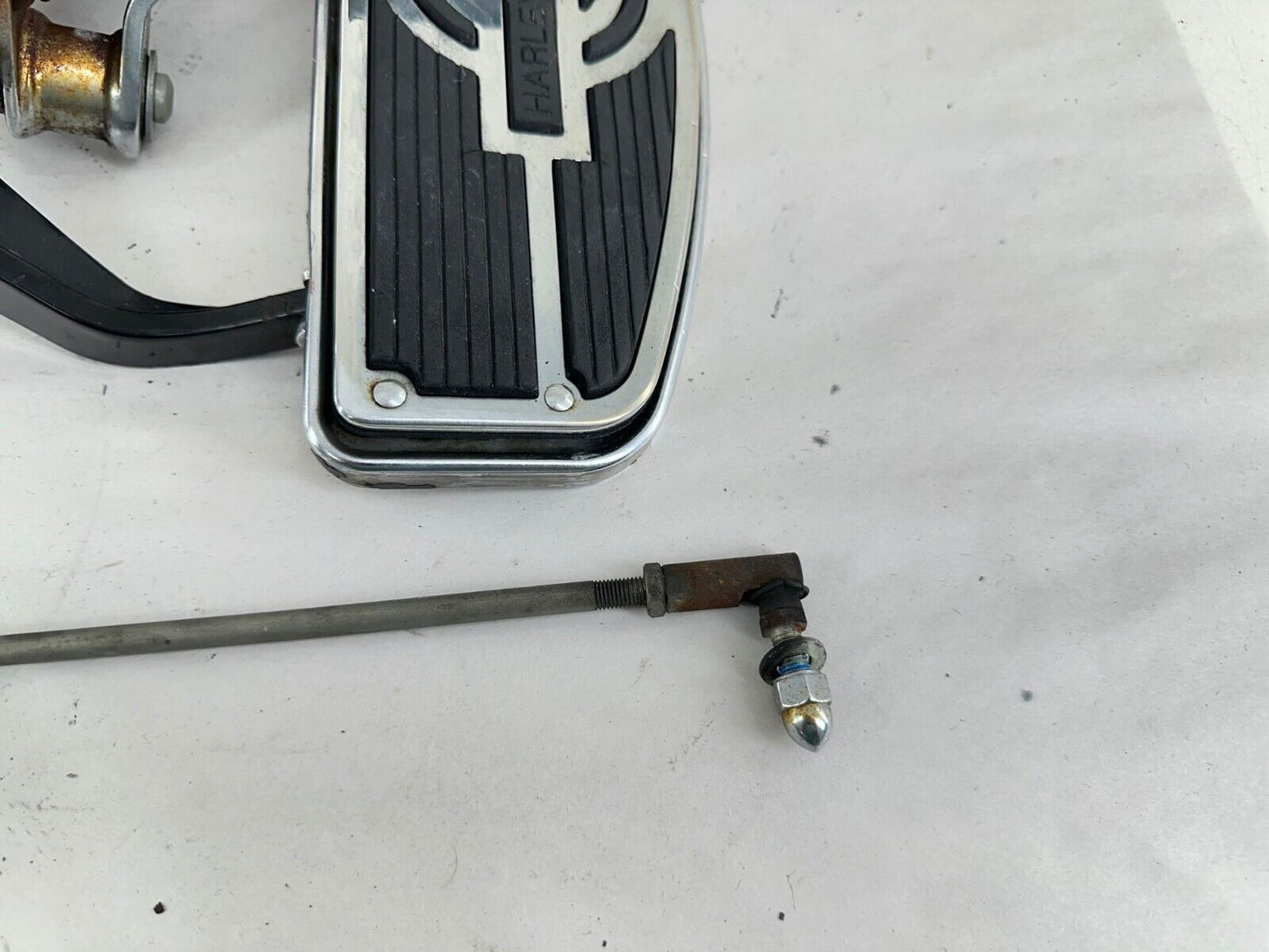 2001 HARLEY SOFTAIL OEM Floorboards Shift Lever Brake Pedal