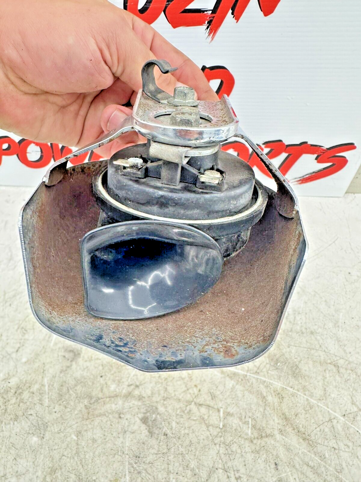 2002 HARLEY SOFTAIL Horn + Chrome Cover