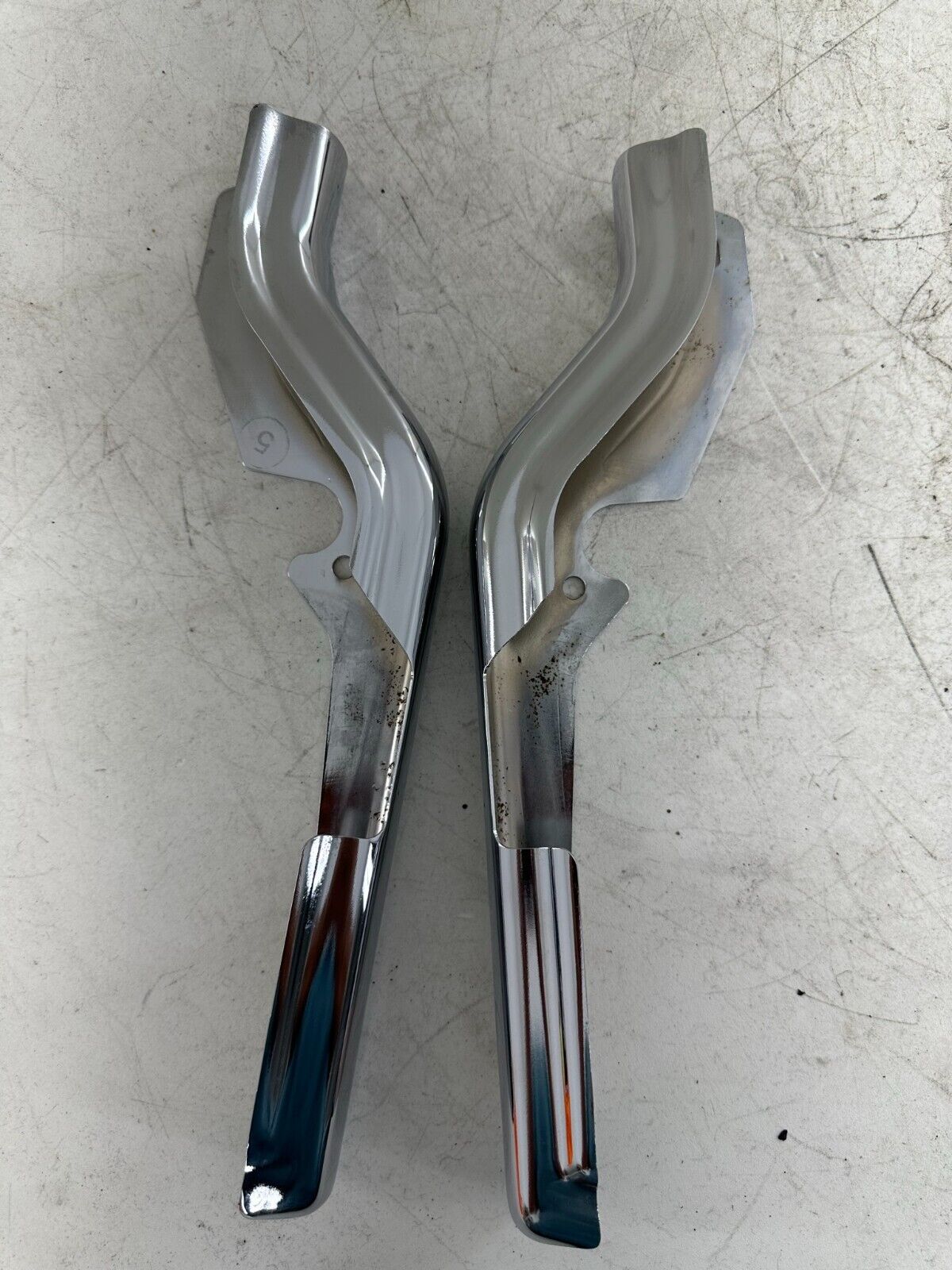 2005 HARLEY FLH ROADKING Rear Frame Strut Arm Bar Covers