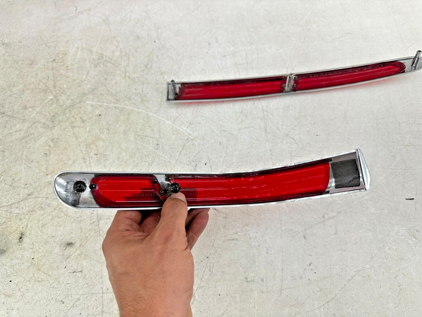 2004 Honda Goldwing GL1800 Kuryakyn Saddlebag LED Light Cover Reflector