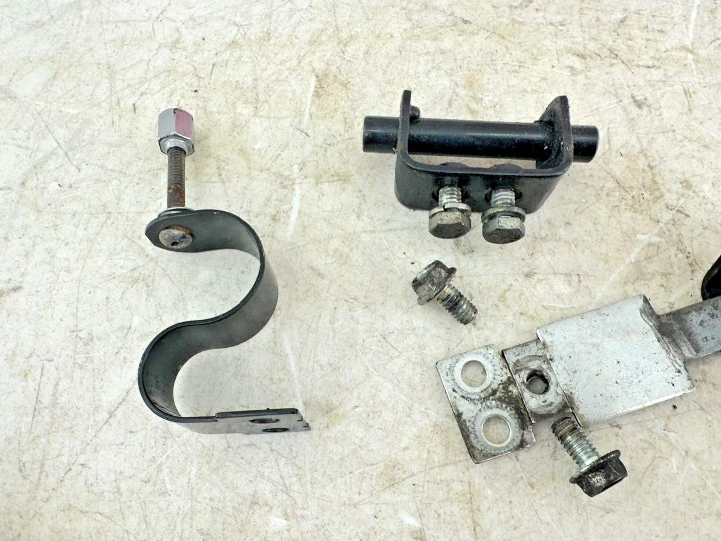 1999 HARLEY SOFTAIL Gas Tank Dash Console Mounting Hardware
