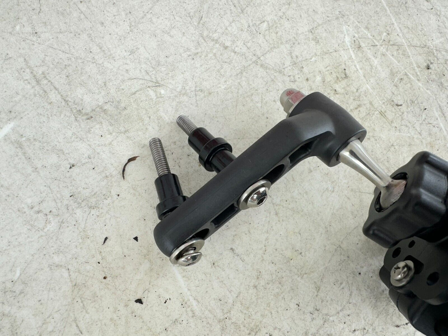 2004 Honda Goldwing GL1800 Kuryakyn Cell Phone Holder