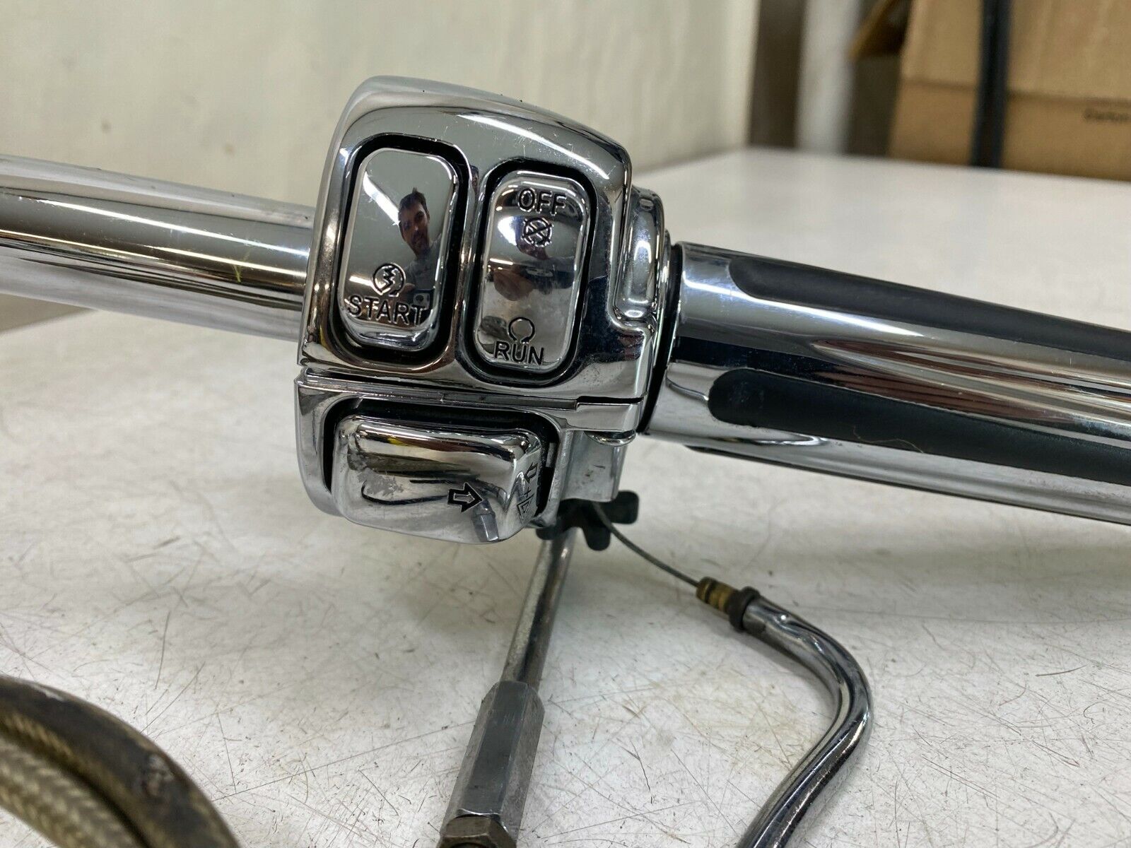 2000 HARLEY DAVIDSON DYNA CHROME HANDLEBARS SWITCH HOUSING BUTTON THROTTLE CABLE