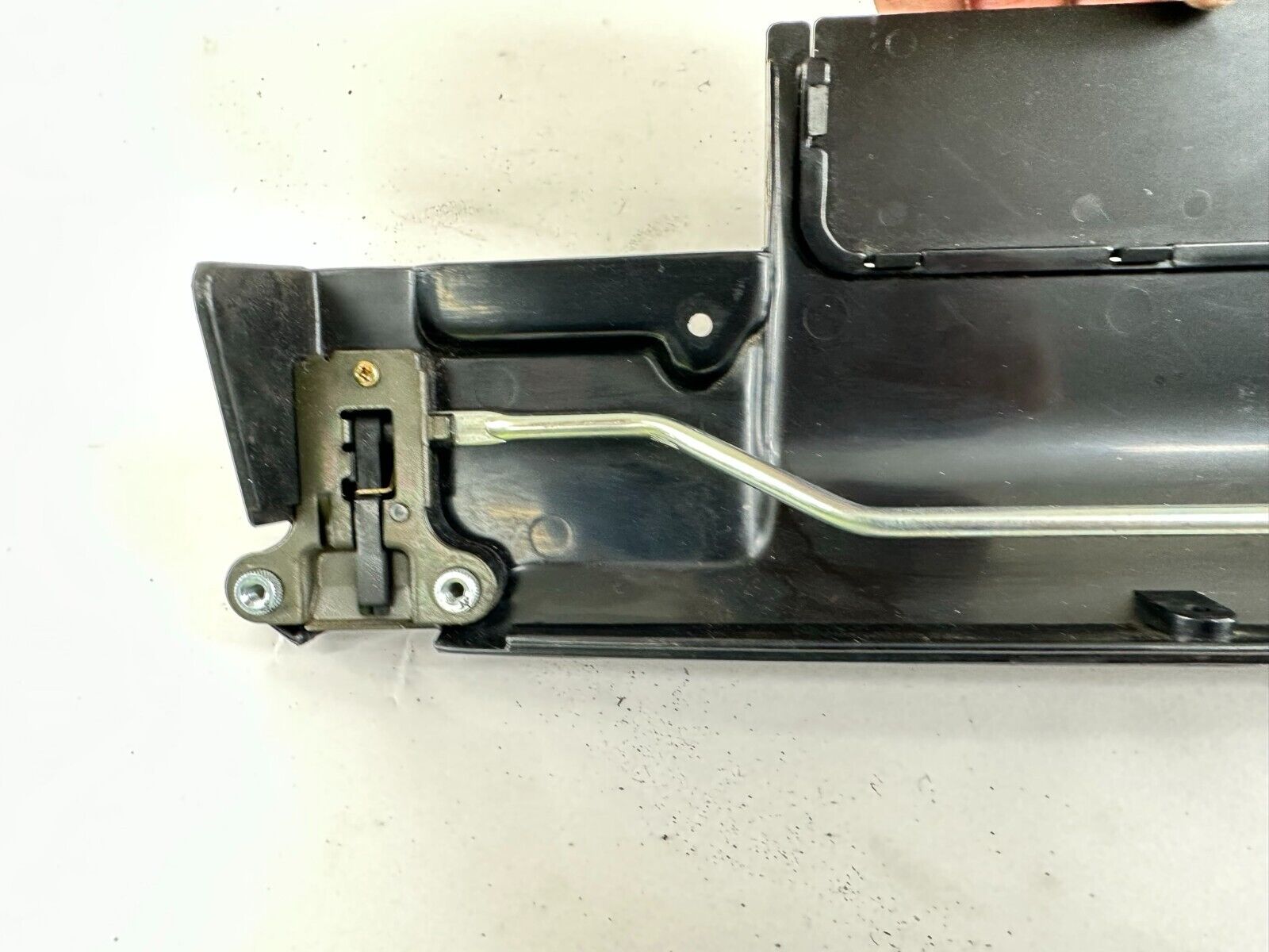 88-00 HONDA GOLDWING GL1500 TRUNK SADDLE BAG LOCK RELEASE LEVERS & COVER GUARD