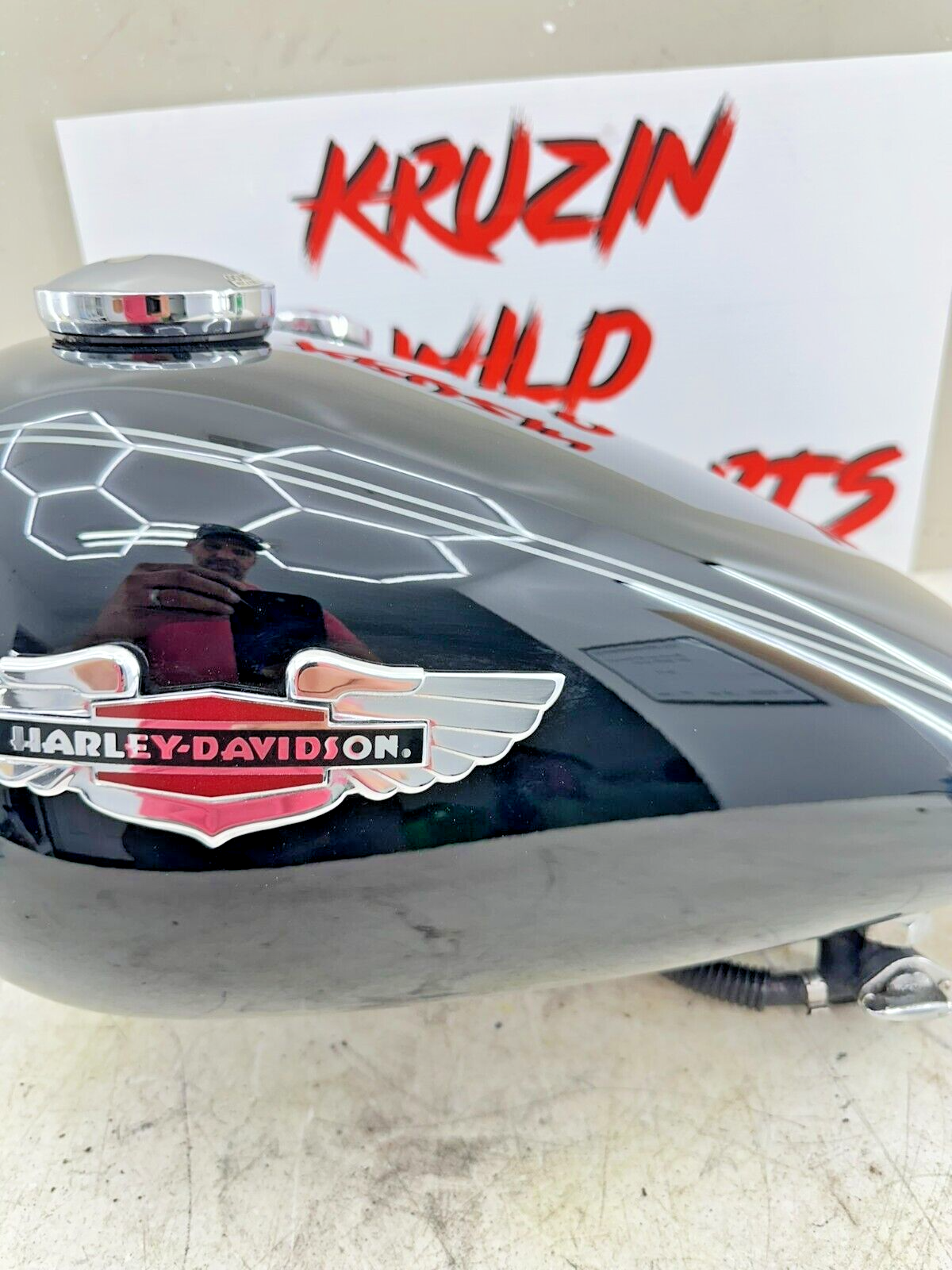2006 HARLEY SOFTAIL DELUXE OEM HD Gas Fuel Tank Black No Dents