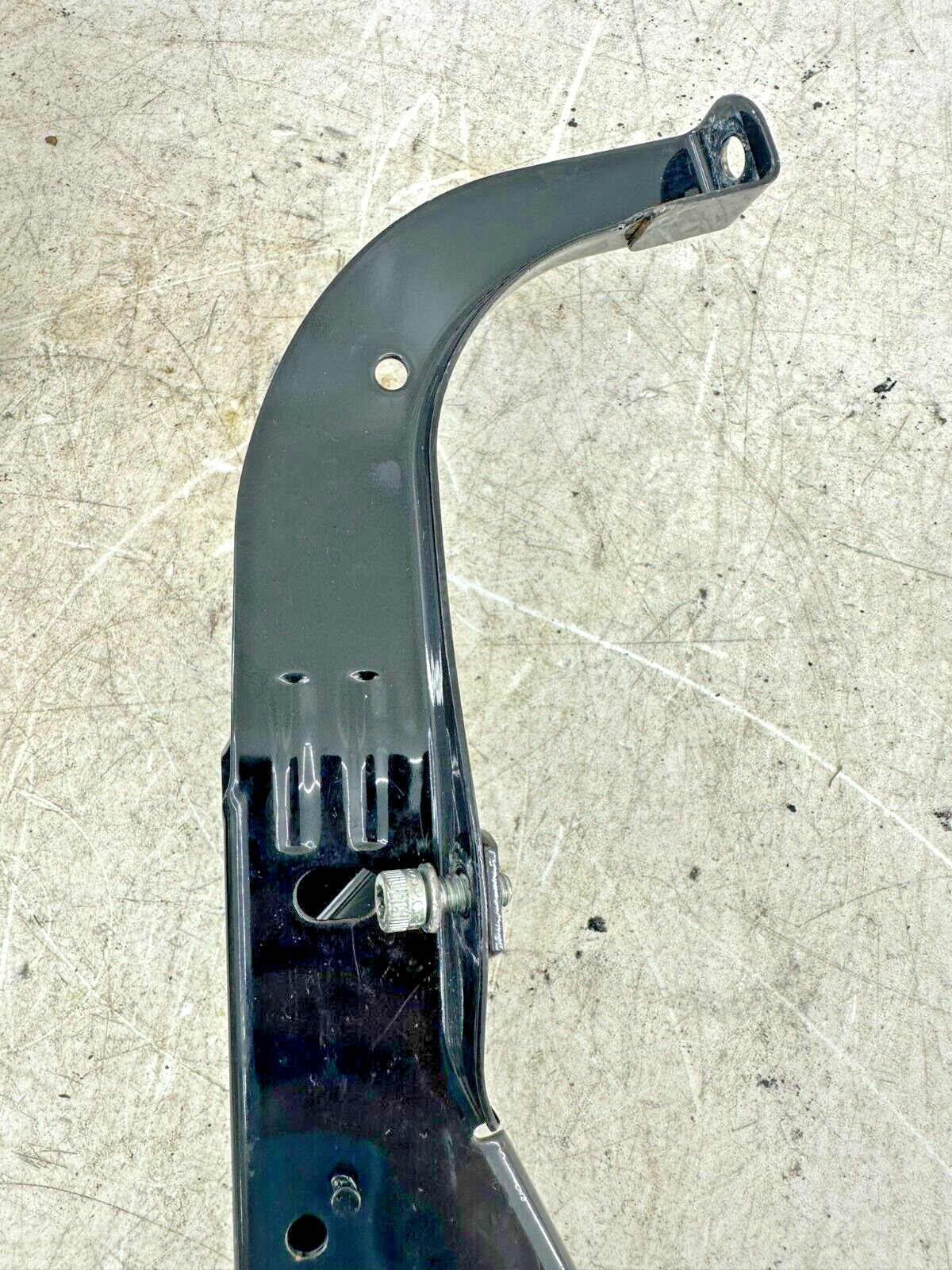2007 Harley Electra Glide CVO Main Batwing Fairing Mounting Bracket Frame