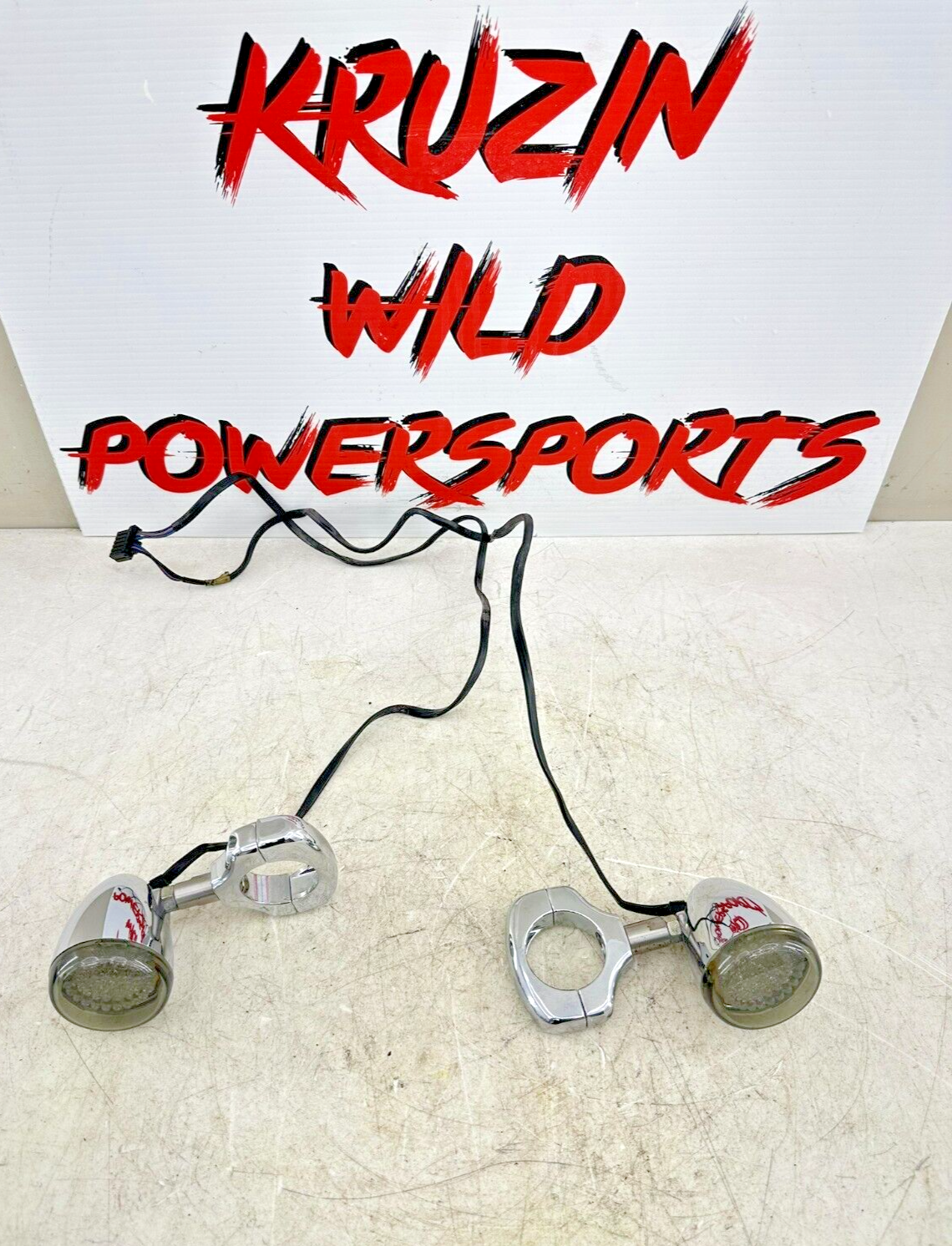 2002 HARLEY DYNA LOW RIDER 41mm Fork Mounted Turn Signals W/ LED Bulb