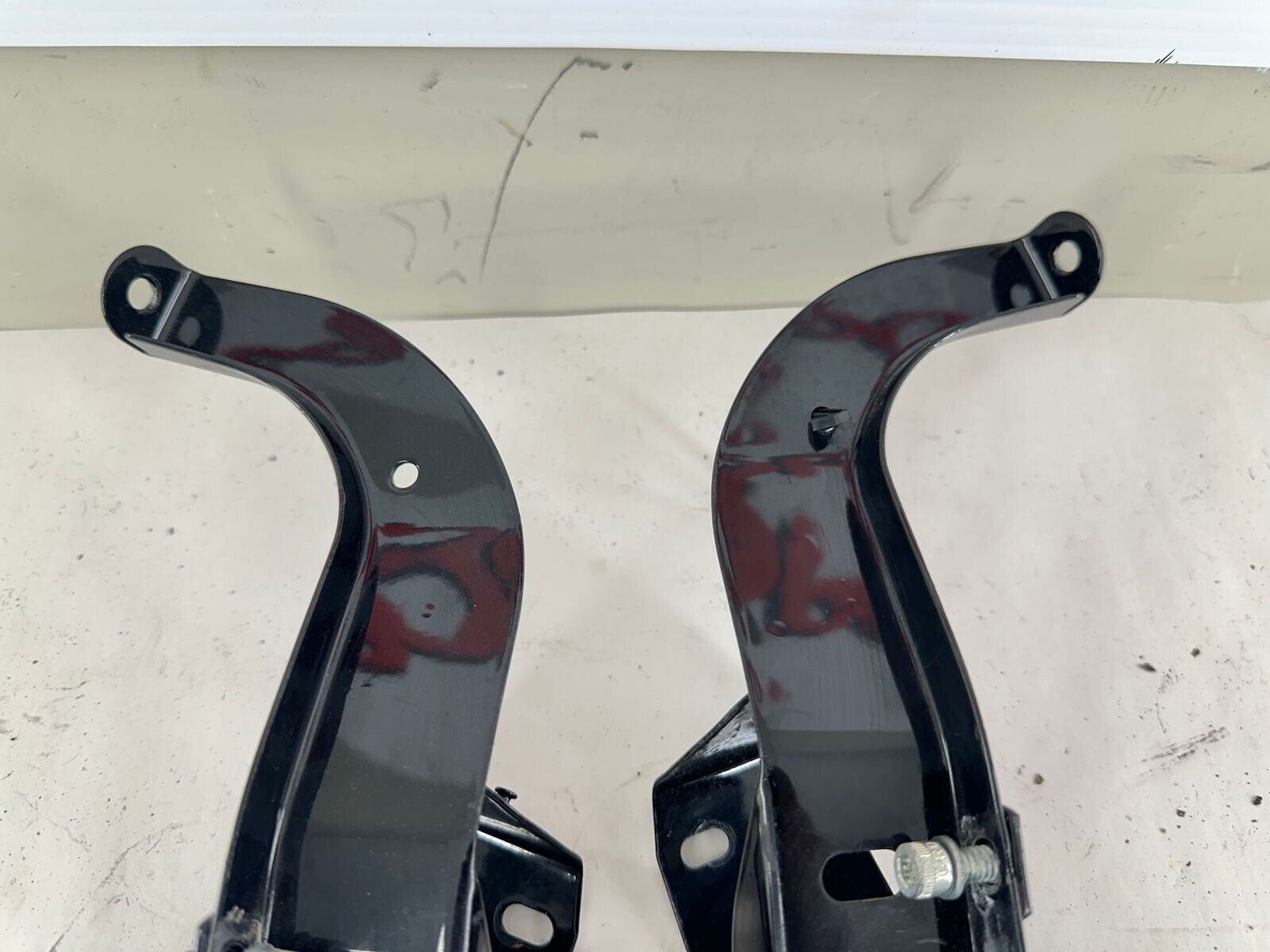 2000 HARLEY FLH ELECTRA GLIDE RT LT Batwing Fairing Mounting Bracket