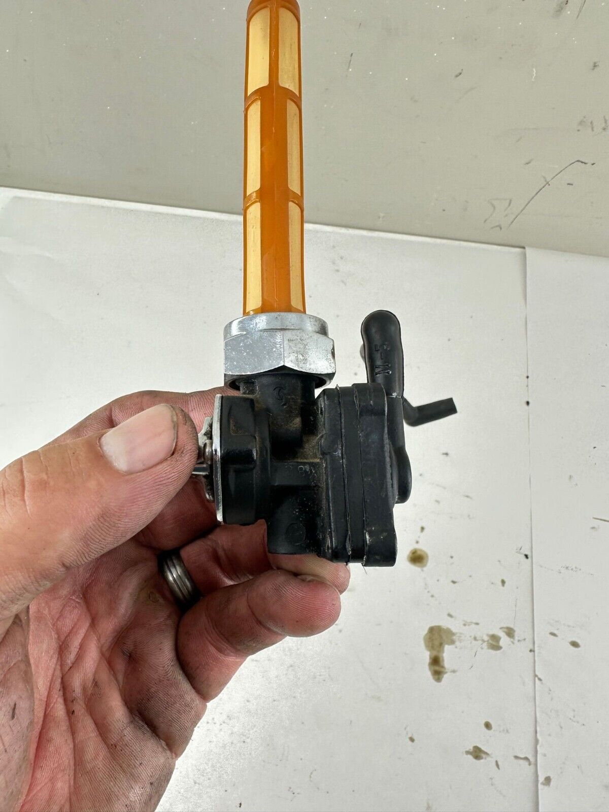 1996 HARLEY DAVIDSON DYNA Gas Tank Petcock Valve