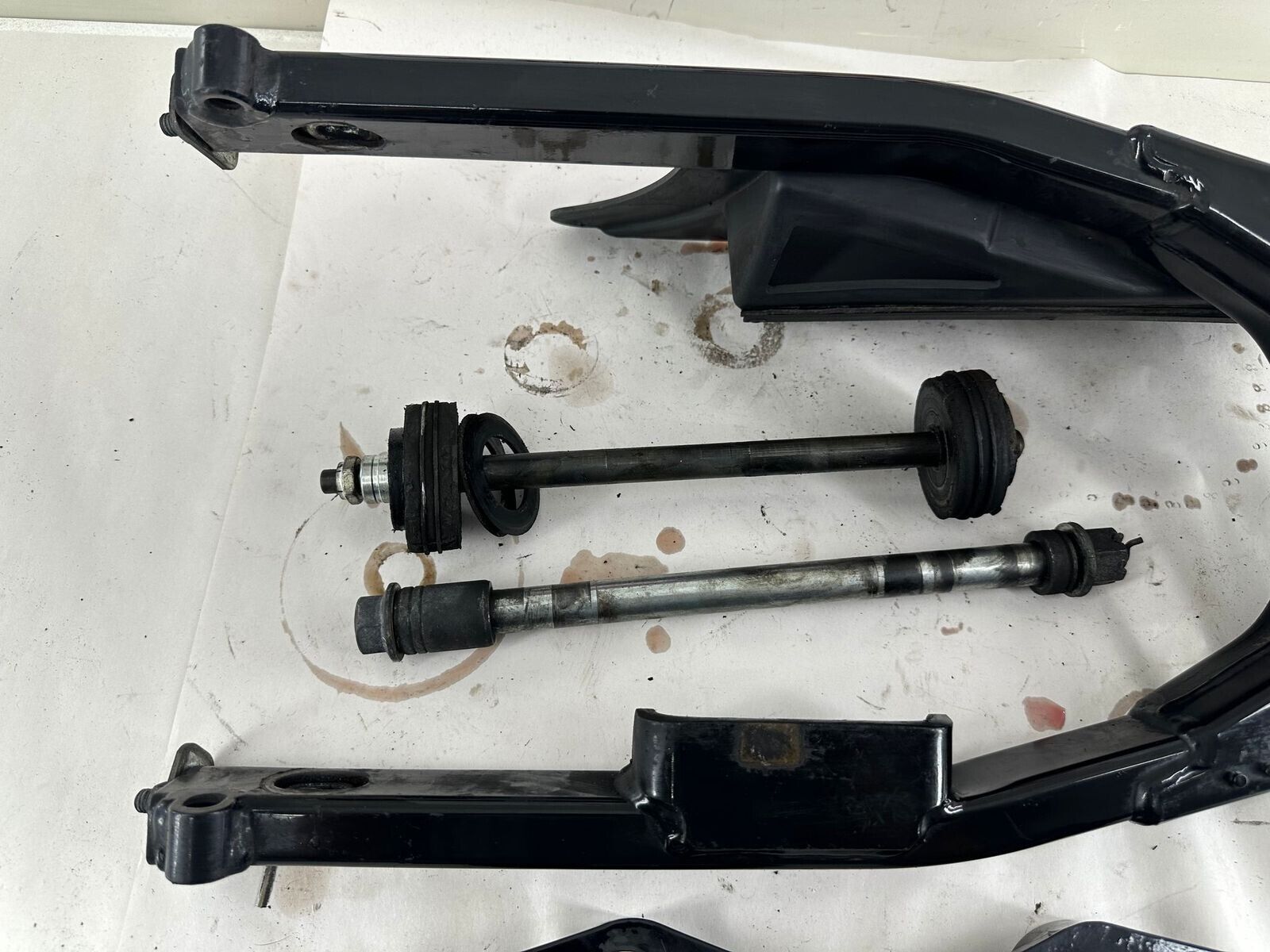 2000 HARLEY FLH ELECTRA GLIDE Swingarm + Bushings + Axle + Trans Bolt