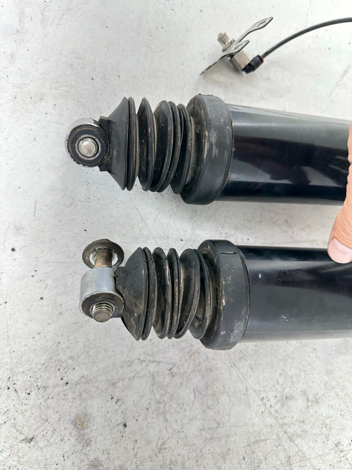 1999 HARLEY FLH ELECTRA GLIDE 11" Lowered Air Ride Rear Shocks Suspension