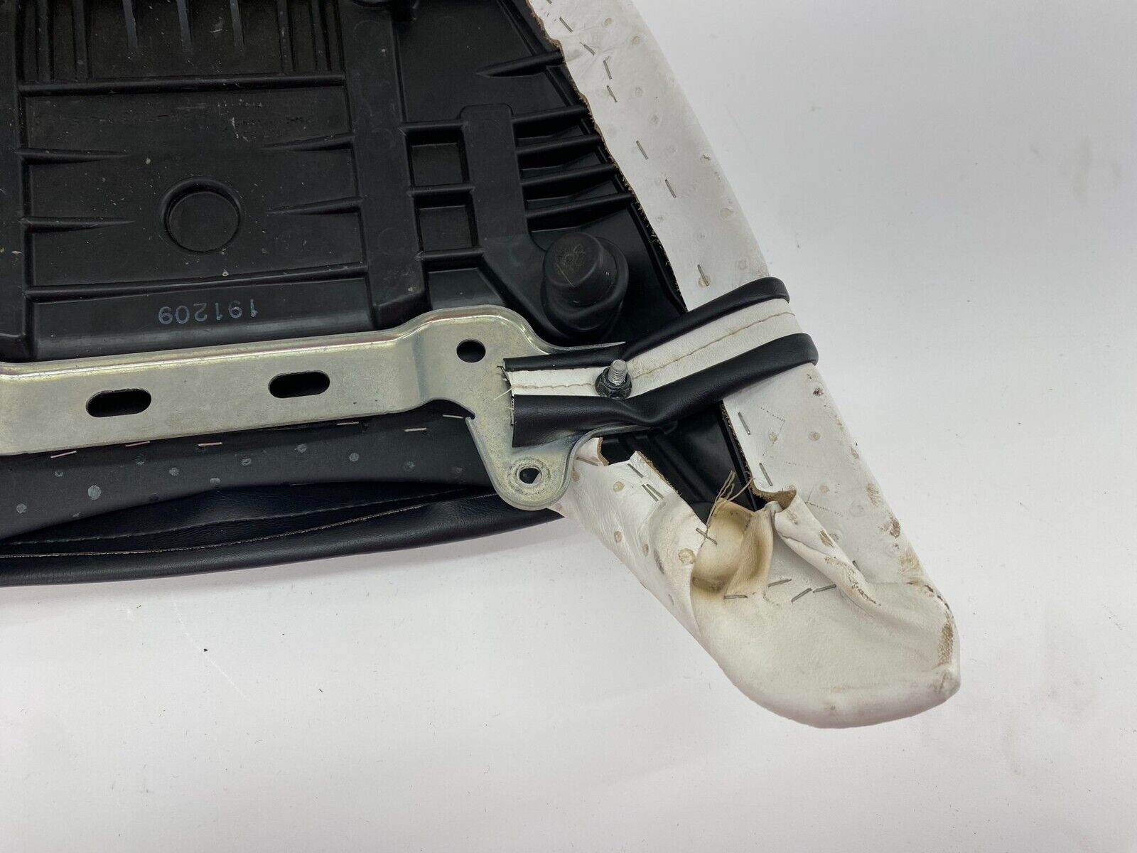 06-17 SUZUKI BOULEVARD M109R VZR1800 Passenger Seat Saddle Pillion