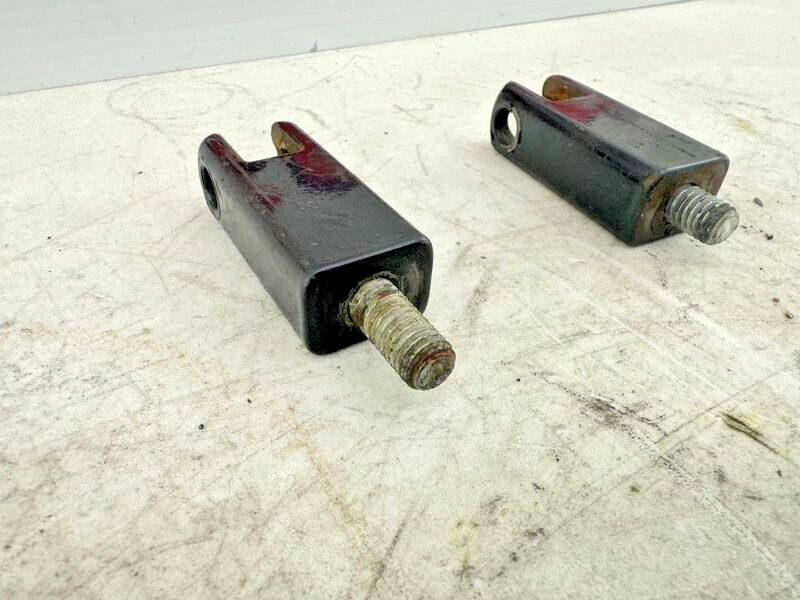 2000 Harley Davidson Sportster Passenger Footpeg Mounting Bracket Frame