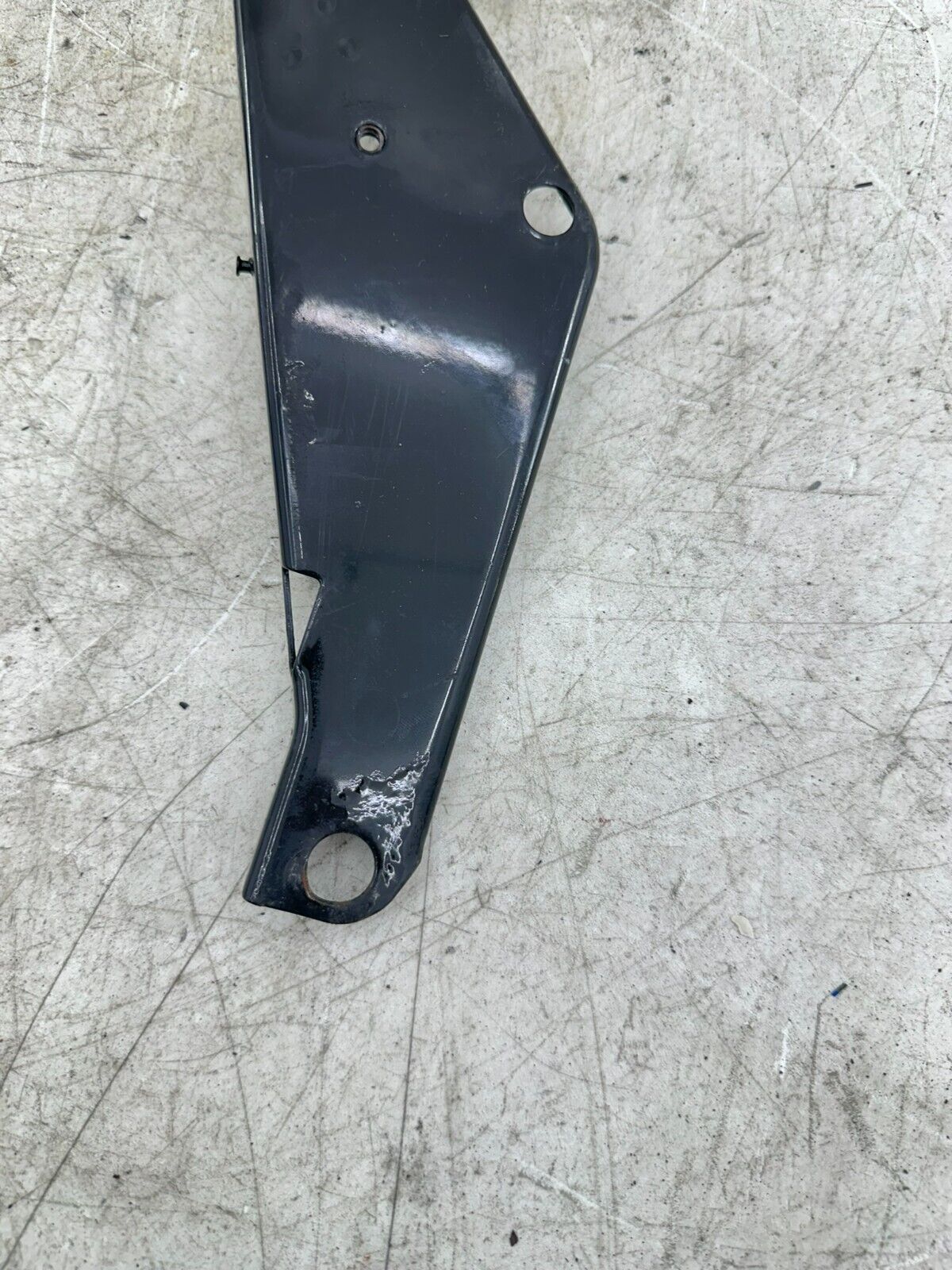 2007 Harley Electra Glide CVO Main Batwing Fairing Mounting Bracket Frame