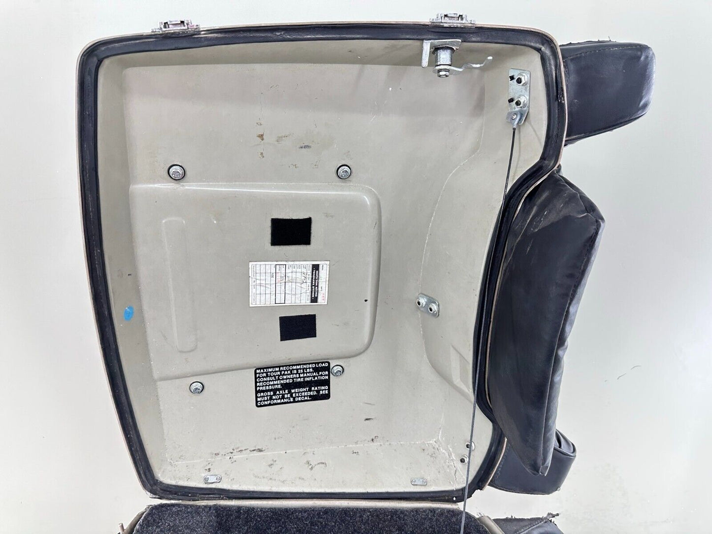 2004 HARLEY FLH ELECTRA GLIDE Trunk Tour PAC Pack Rack Speakers
