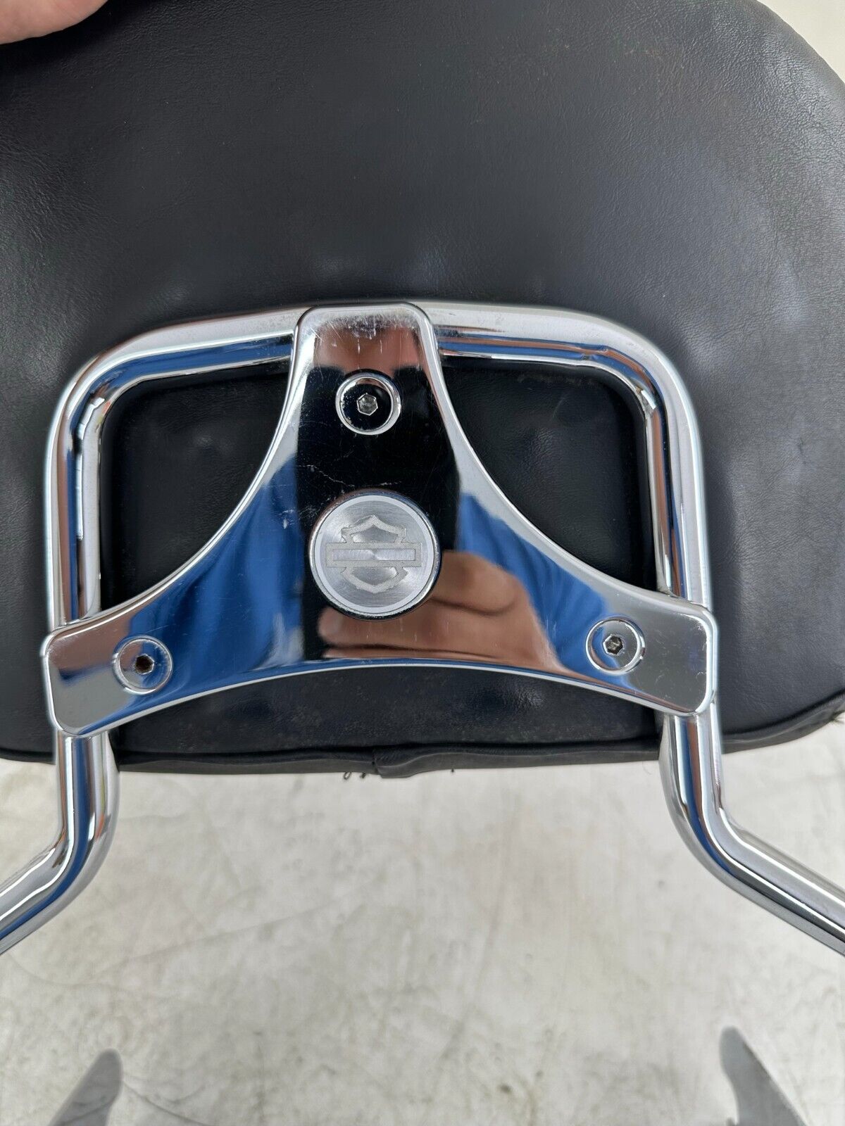 2005 HARLEY FLH ROADKING Quick Release Passenger Backrest Sissy Bar