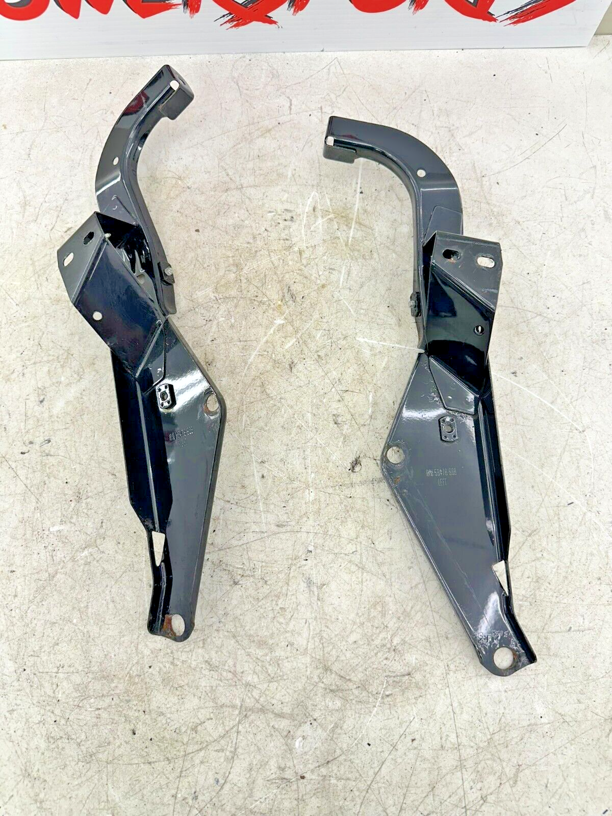 2007 Harley Electra Glide CVO Main Batwing Fairing Mounting Bracket Frame