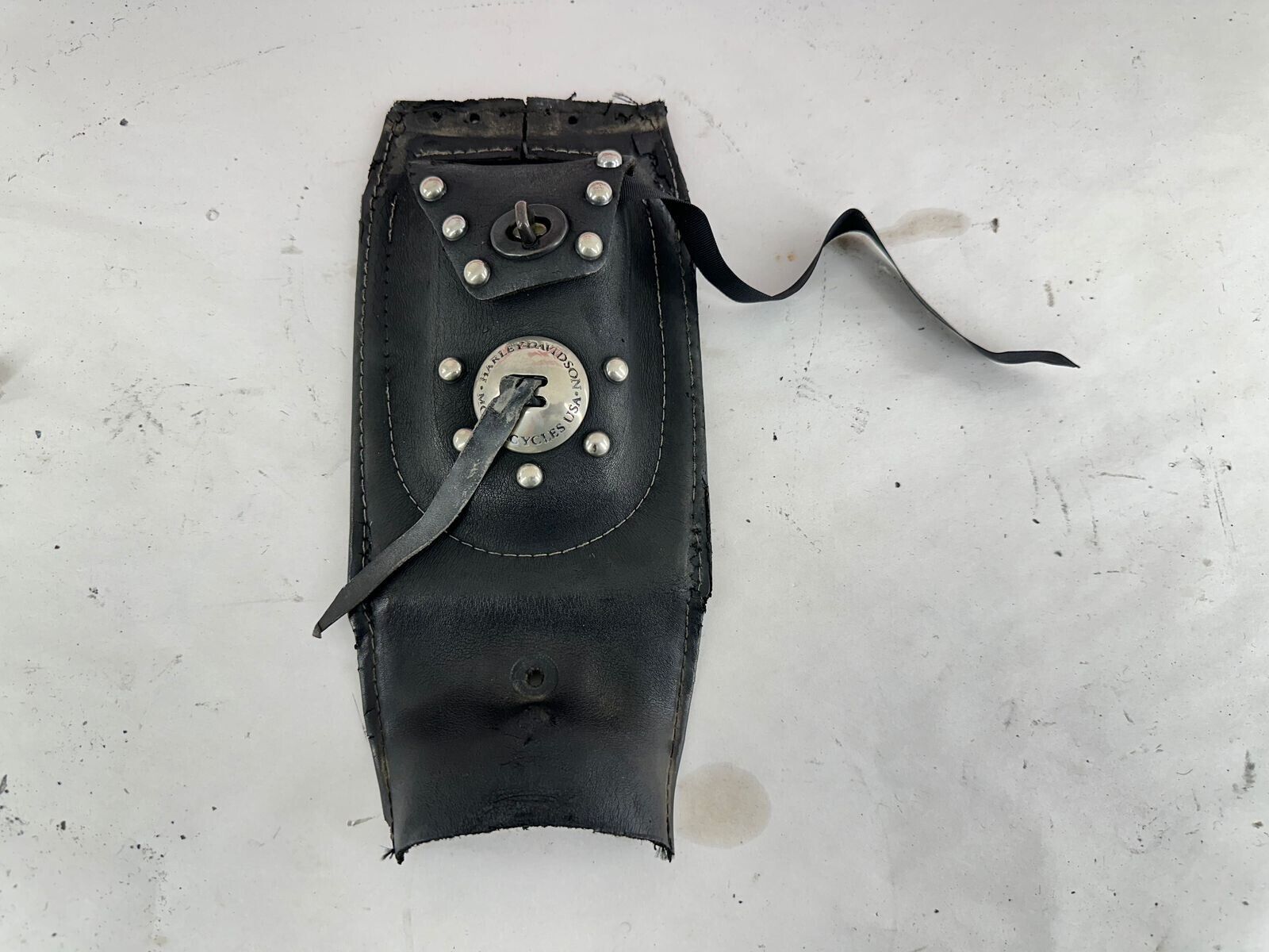 2001 HARLEY SOFTAIL Lower Dash Gas Tank Filler + Pocket 91407-00