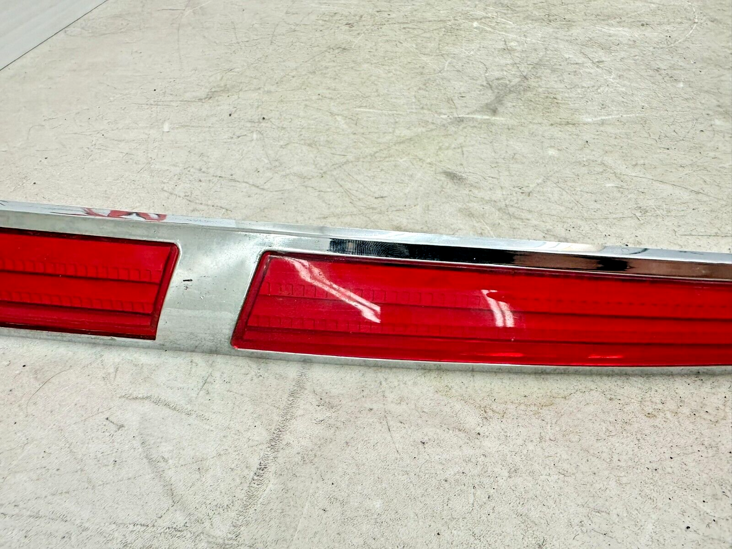 2004 Honda Goldwing GL1800 Kuryakyn Saddlebag LED Light Cover Reflector