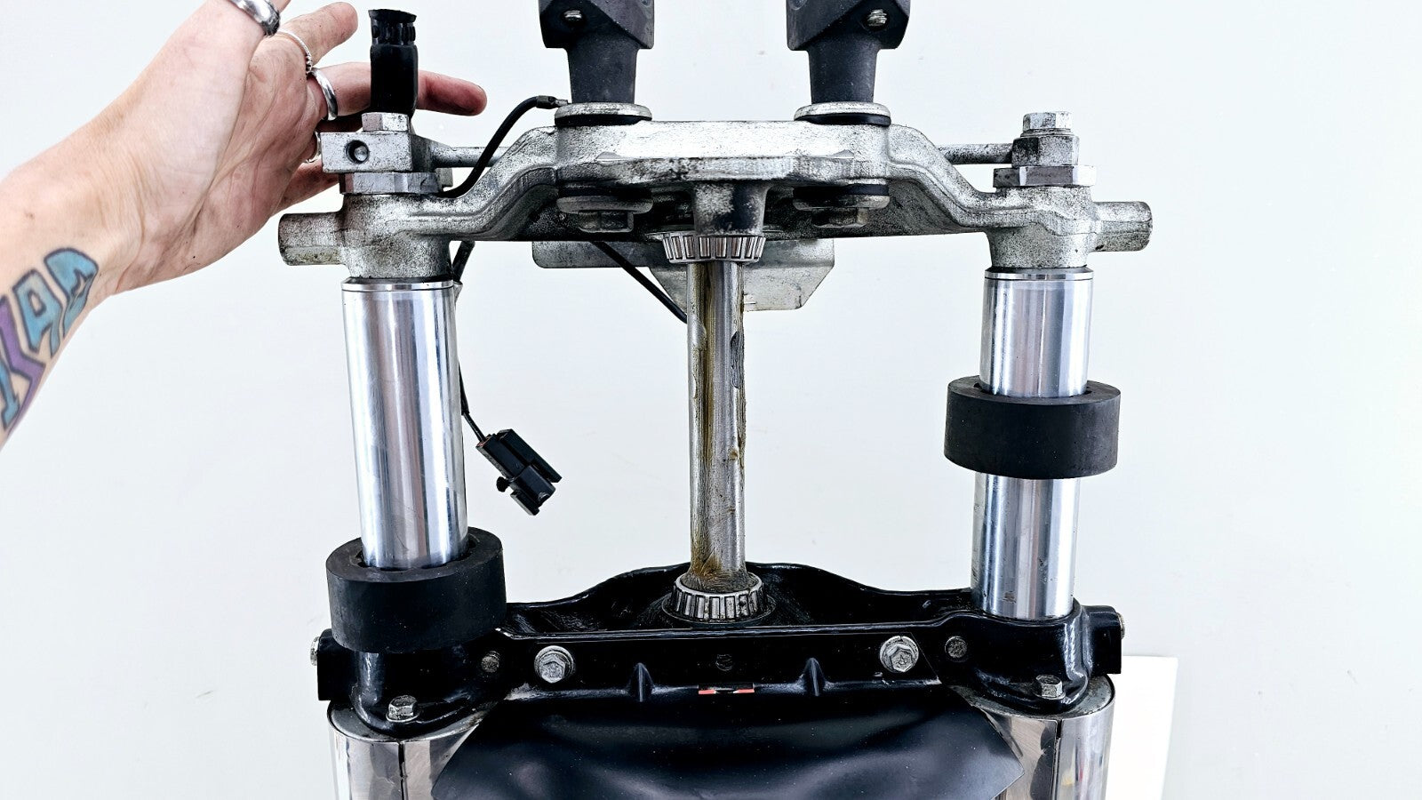 1994 HARLEY FLH ELECTRA GLIDE Forks Triple Tree Clamp Air Ride Axle OEM HD