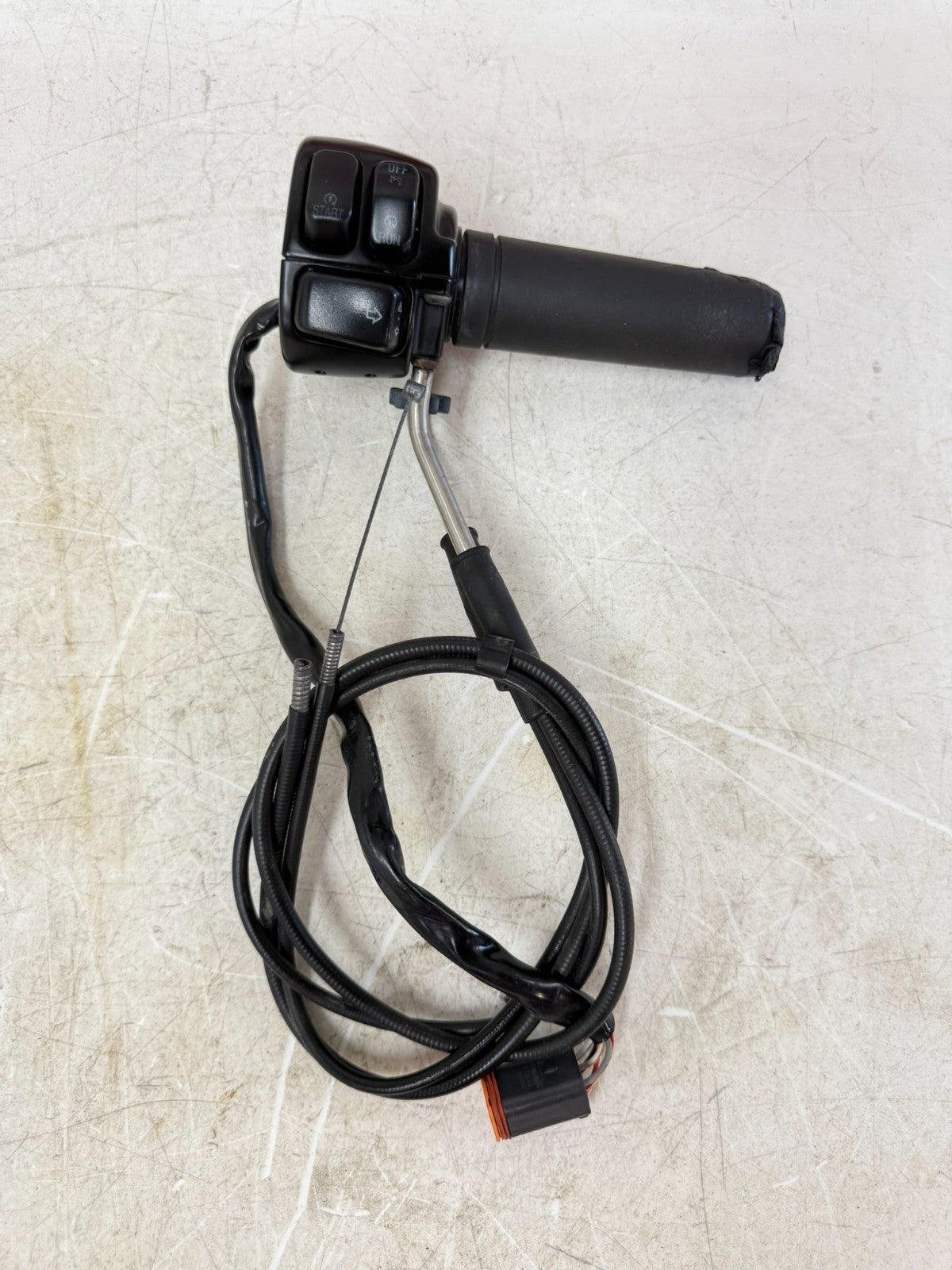 2003 Harley Davidson Sportster Right Hand Controls Switch Housing Throttle Cable