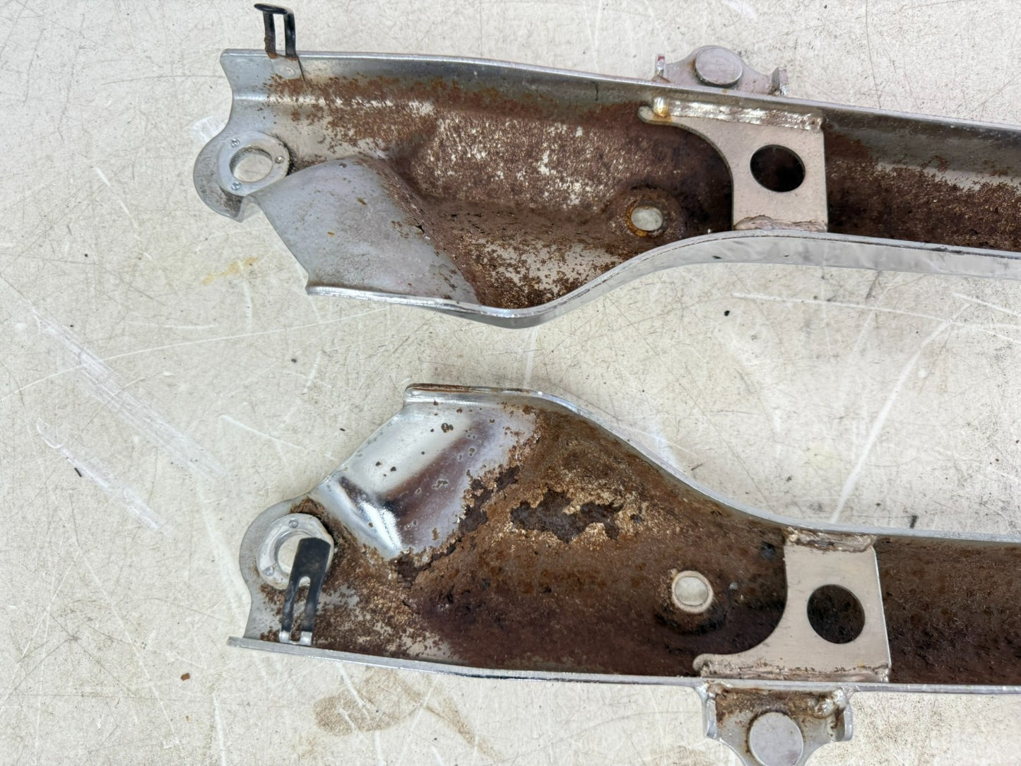 2001 HONDA VALKYRIE INTERSTATE Rear Fender Frame Bar Trunk Bracket Chrome