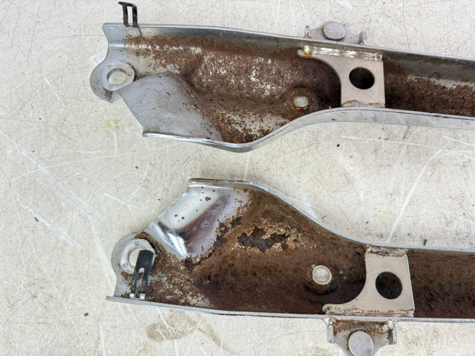 2001 HONDA VALKYRIE INTERSTATE Rear Fender Frame Bar Trunk Bracket Chrome