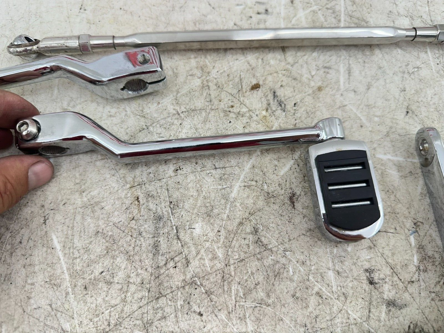 2007 Harley Electra Glide CVO Chrome Heal Toe Shifter Shift Shaft + Linkage