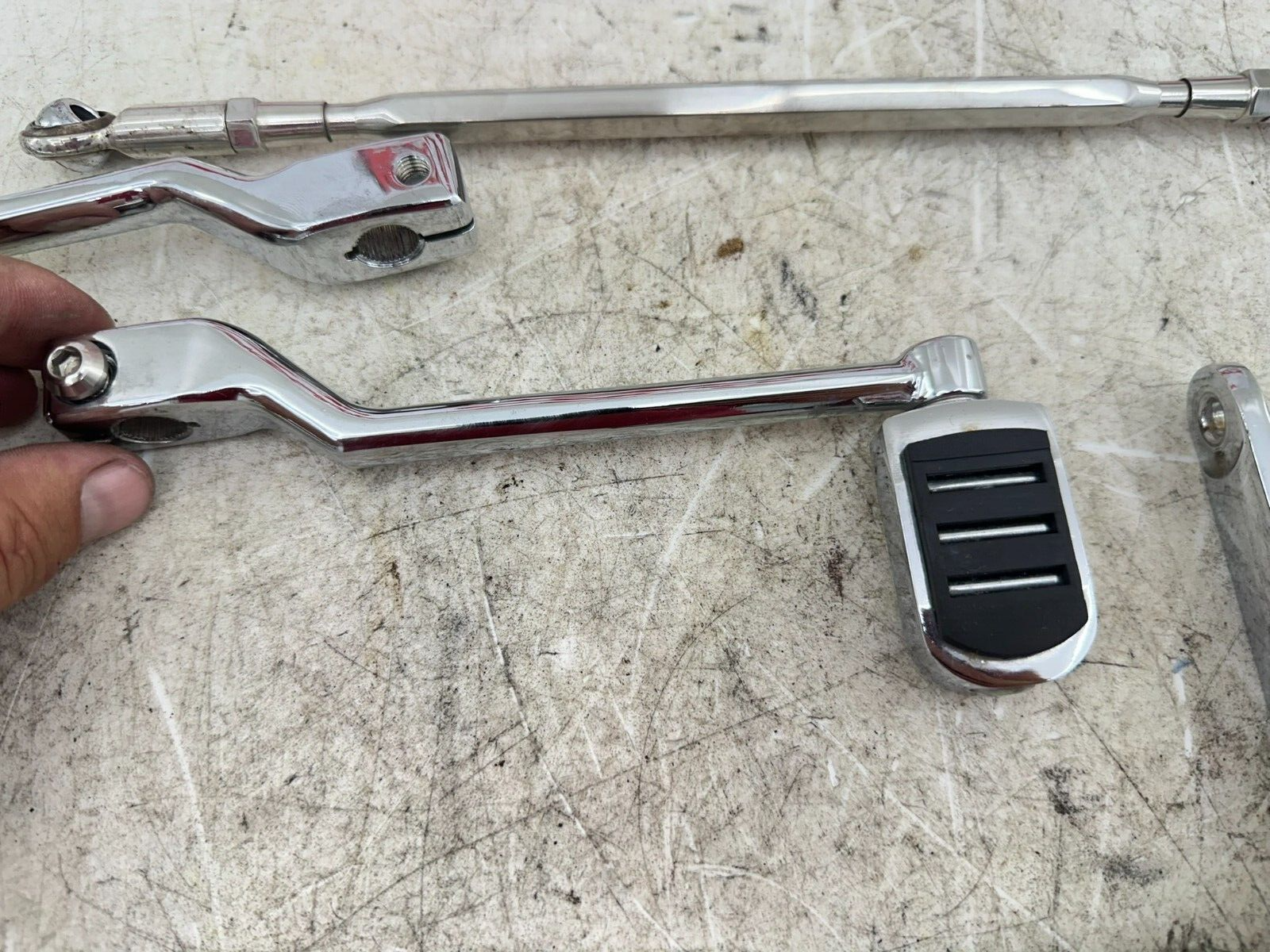 2007 Harley Electra Glide CVO Chrome Heal Toe Shifter Shift Shaft + Linkage