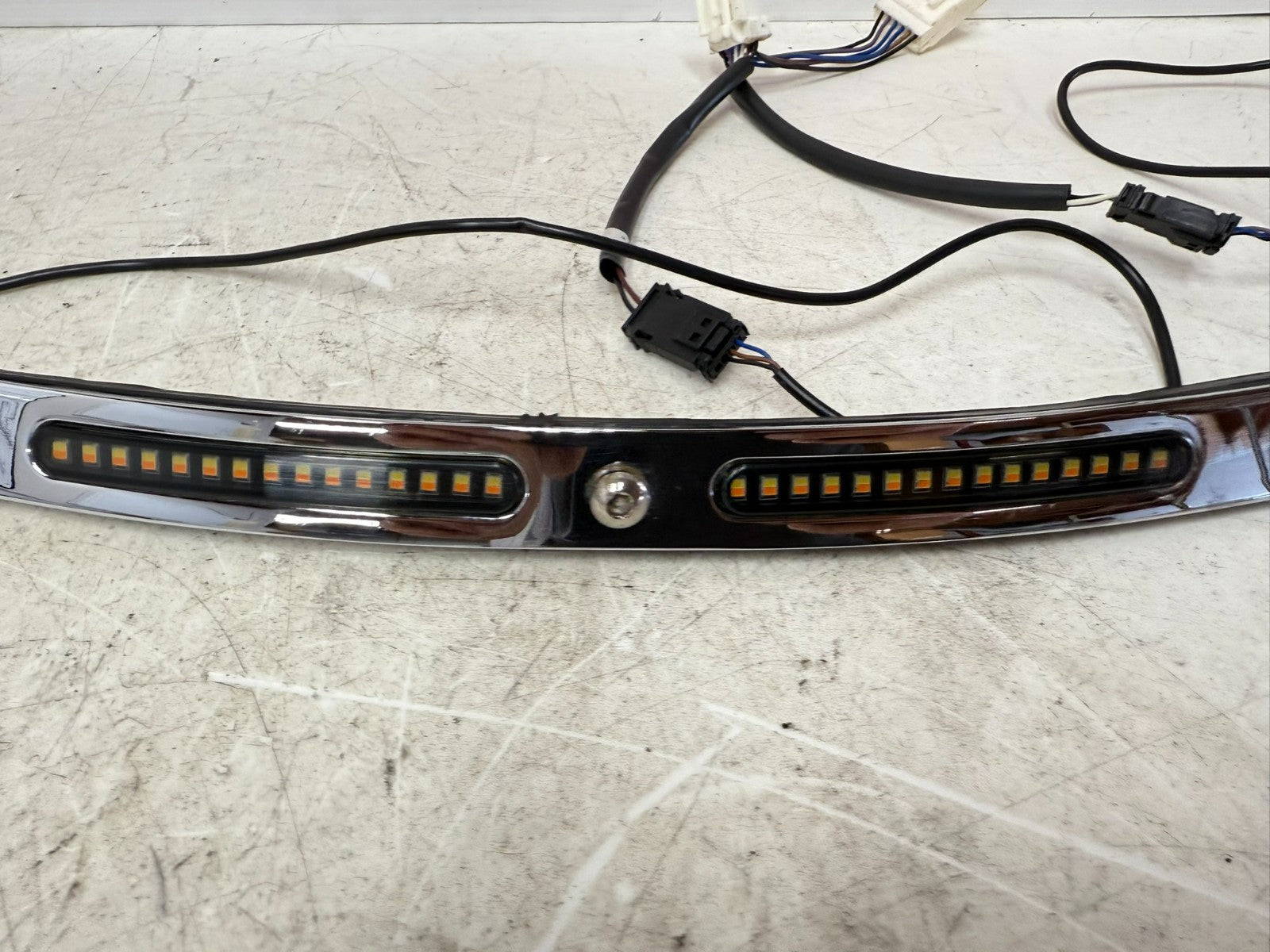 2003 HARLEY ELECTRA GLIDE Custom Dynamics  LED  Batwing Windshield Trim 