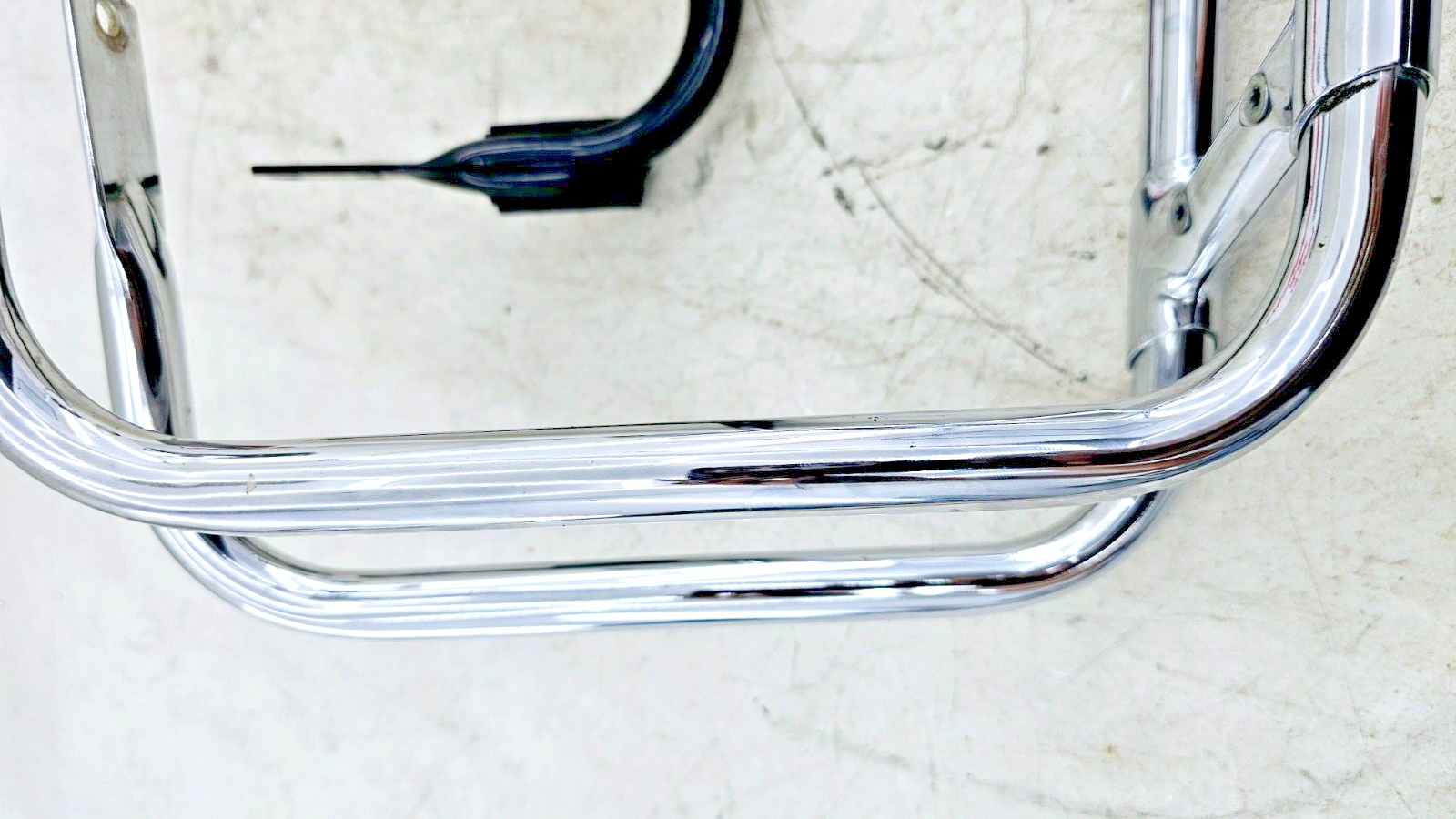 1998 HARLEY FLH ELECTRA GLIDE Chrome Right Saddlebag Guard Bumper Surround Bars
