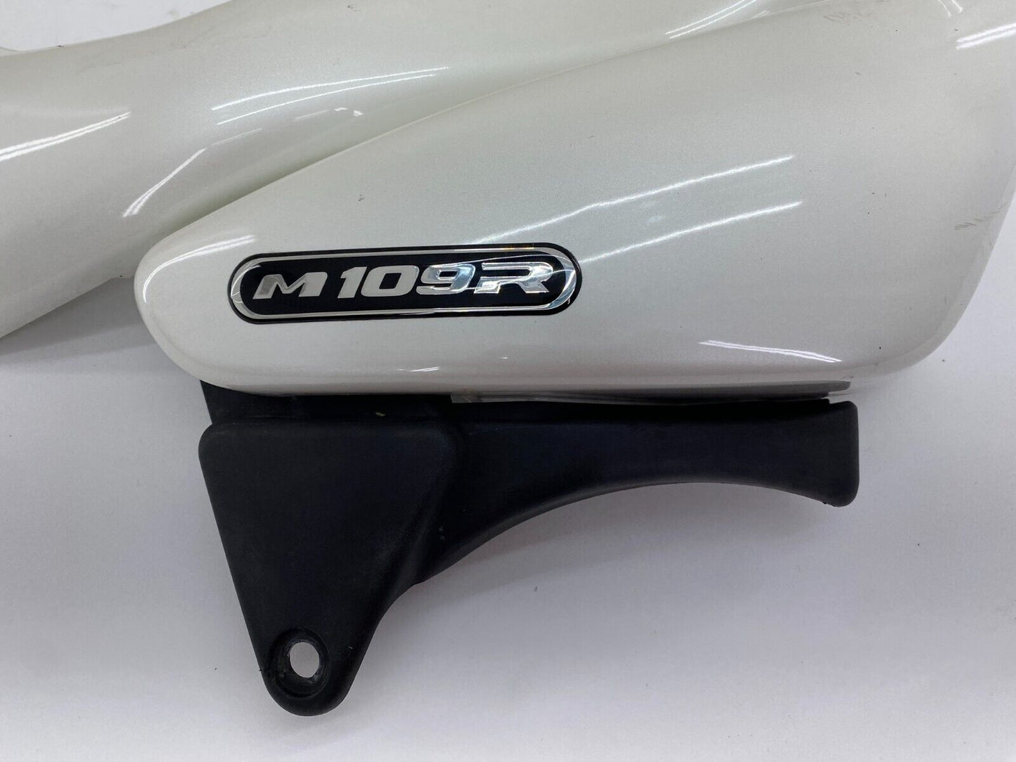 06-17 SUZUKI BOULEVARD M109R VZR1800 Right Side Cover Fairing Cowl