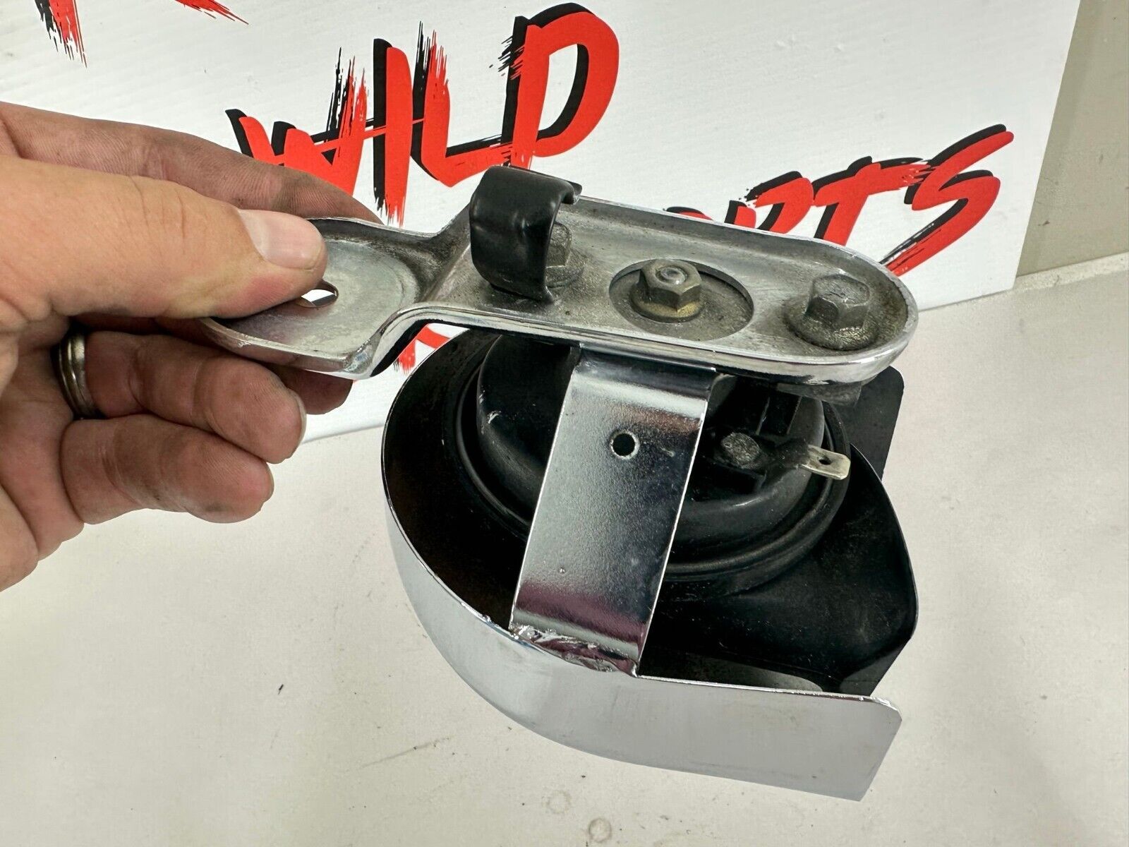 2003 HARLEY SOFTAIL Horn + Chrome Cover