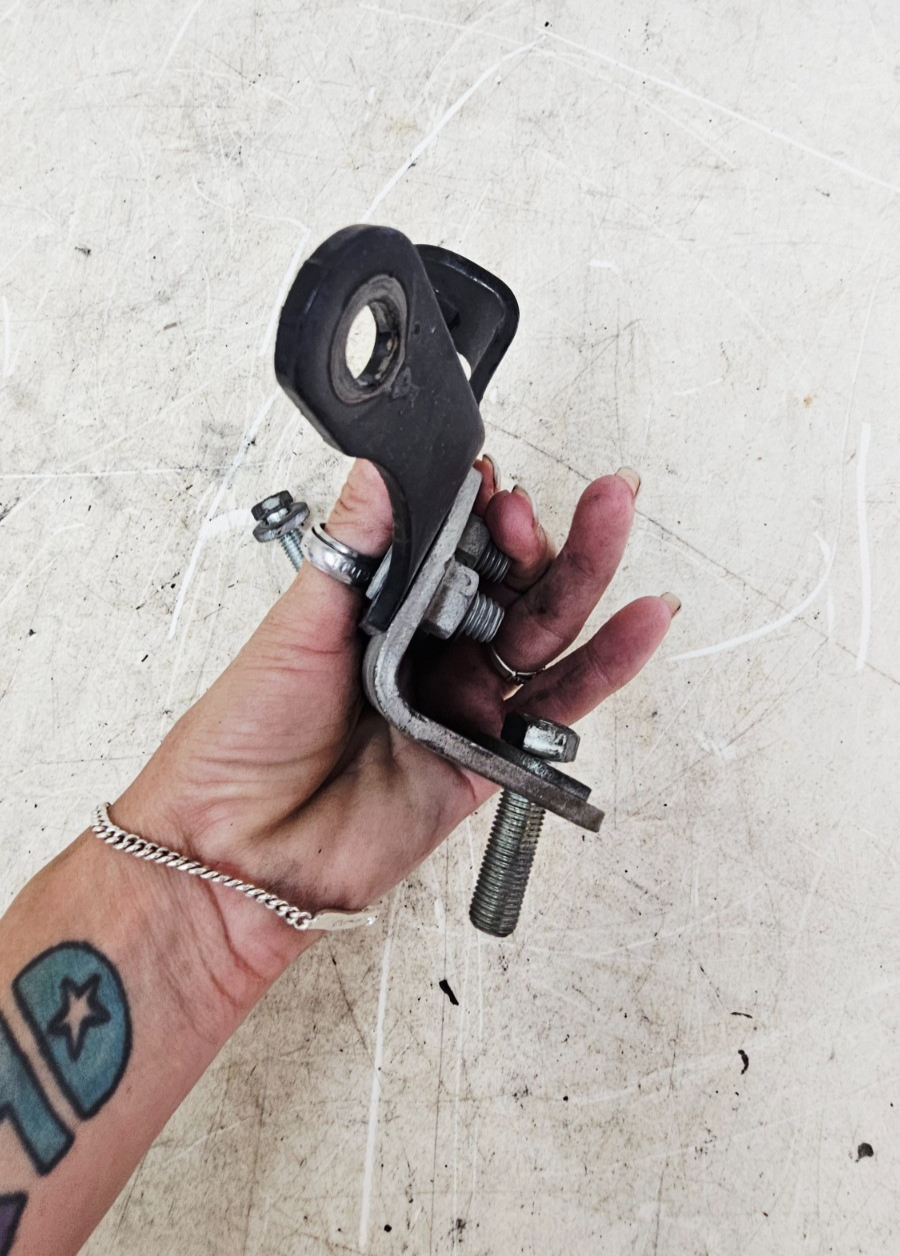 2002 HARLEY SOFTAIL Upper Motor Engine Horn Mount Mounting Bracket