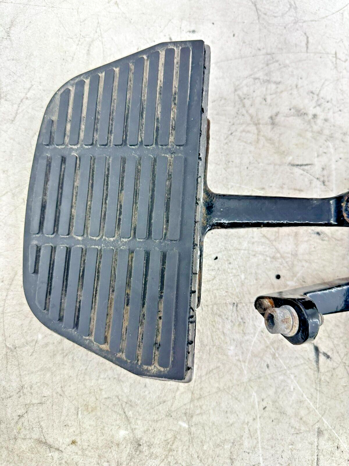 1999 HARLEY FLH ELECTRA GLIDE OEM HD Passenger Floorboards Foot Rest Pad