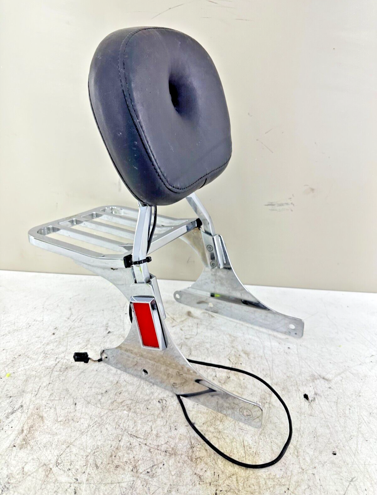 2003 HARLEY DAVIDSON SOFTAIL Passenger Backrest Sissy Bar w/ Pad & Luggage Rack