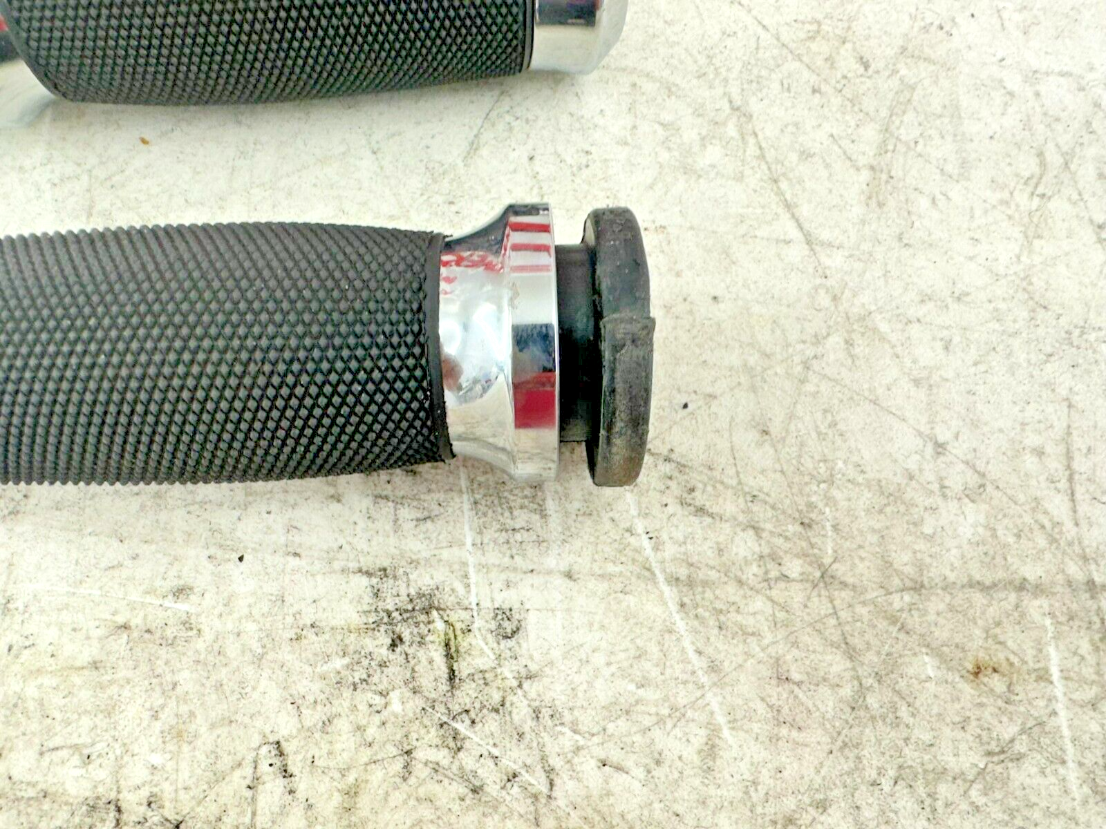2001 HARLEY SOFTAIL Chrome Rubber ISO HD Grips