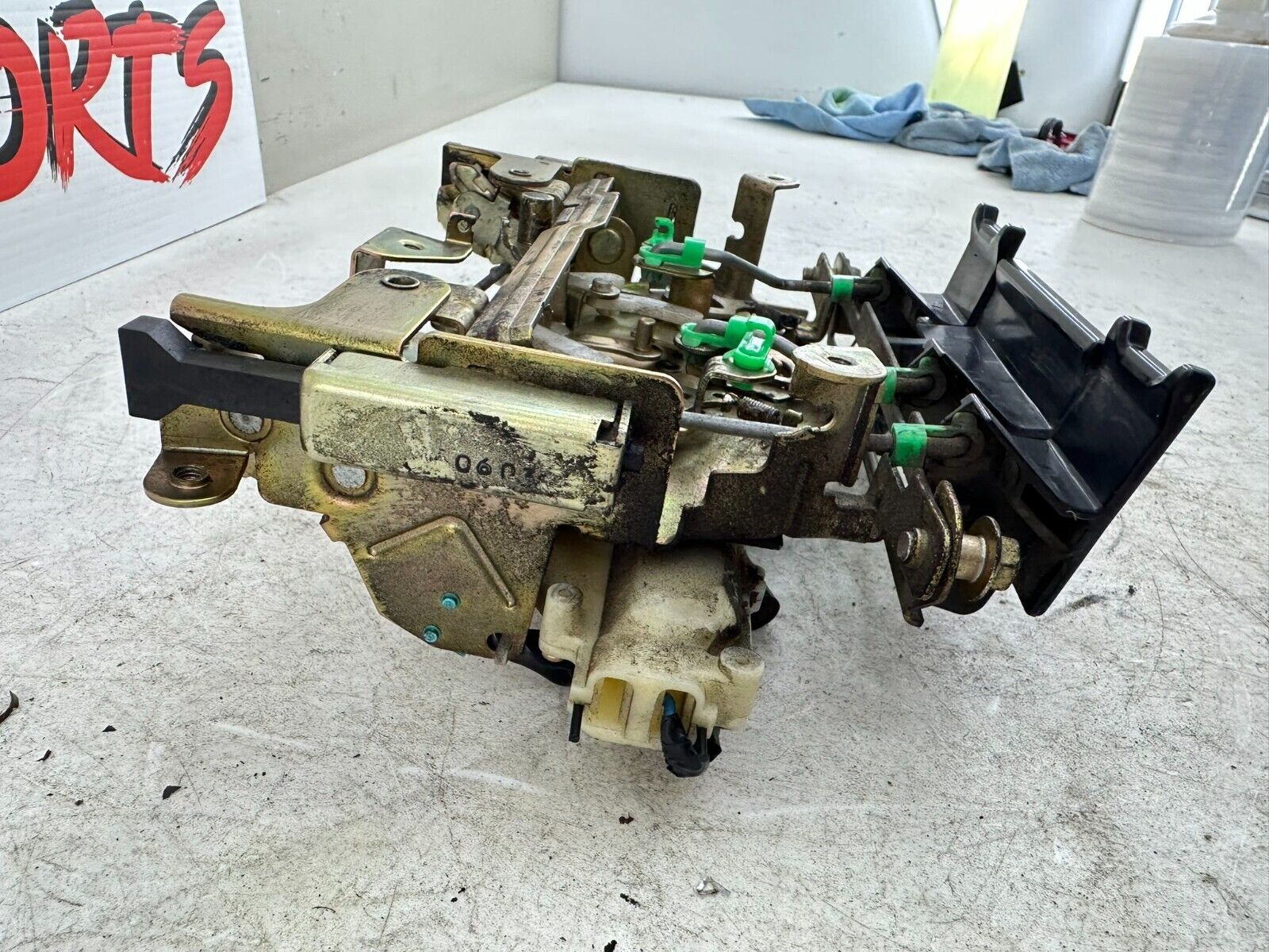 2004 Honda Goldwing GL1800 Trunk Saddle Bag Auto Lock Release Levers