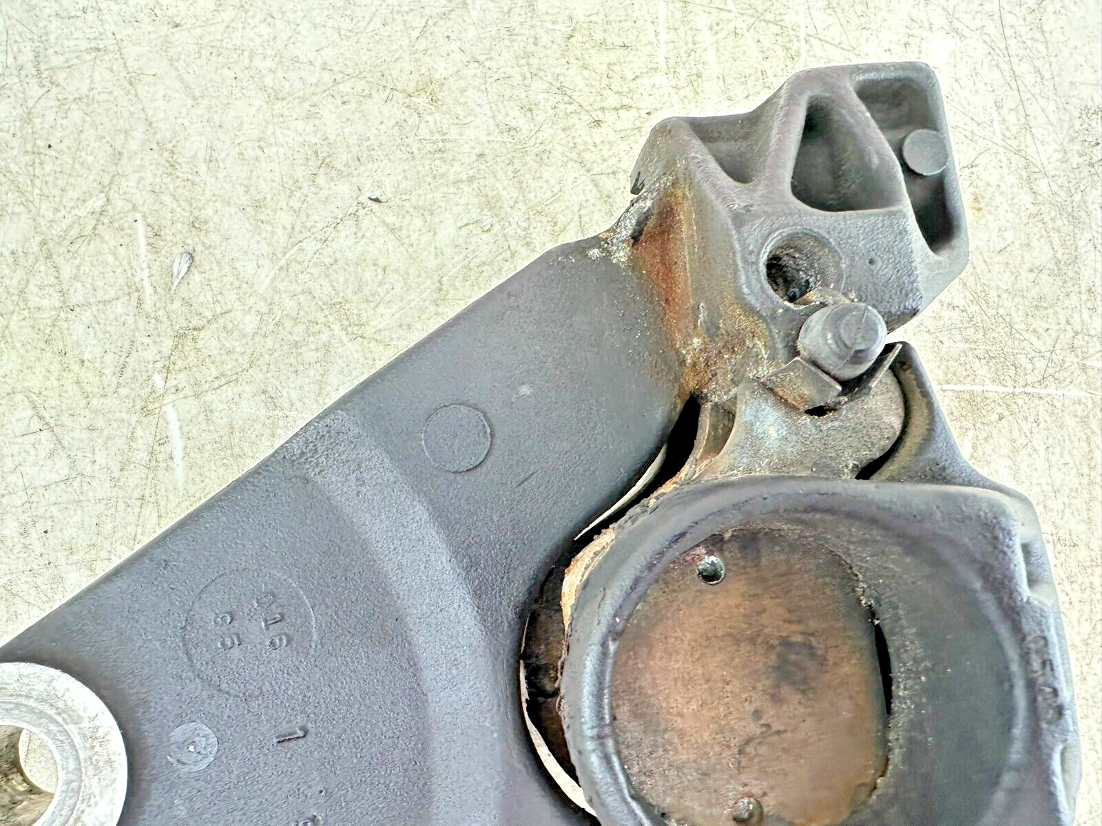 1995 HARLEY SOFTAIL Rear Brake Caliper + Mounting Bracket