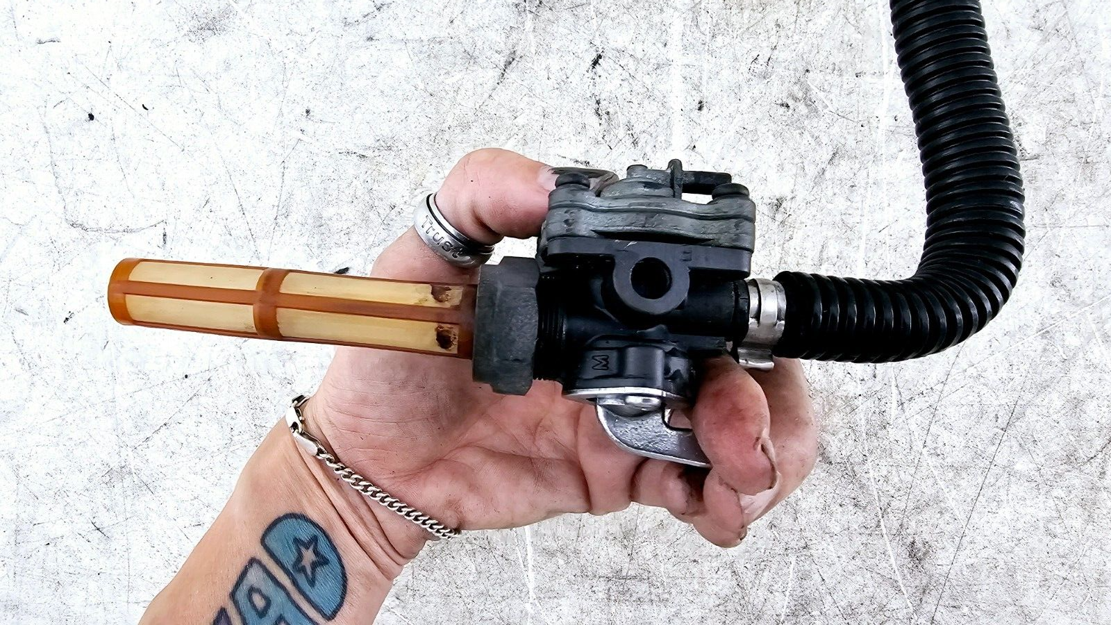 2000 Harley Davidson Sportster Petcock Gas Tank Fuel Valve