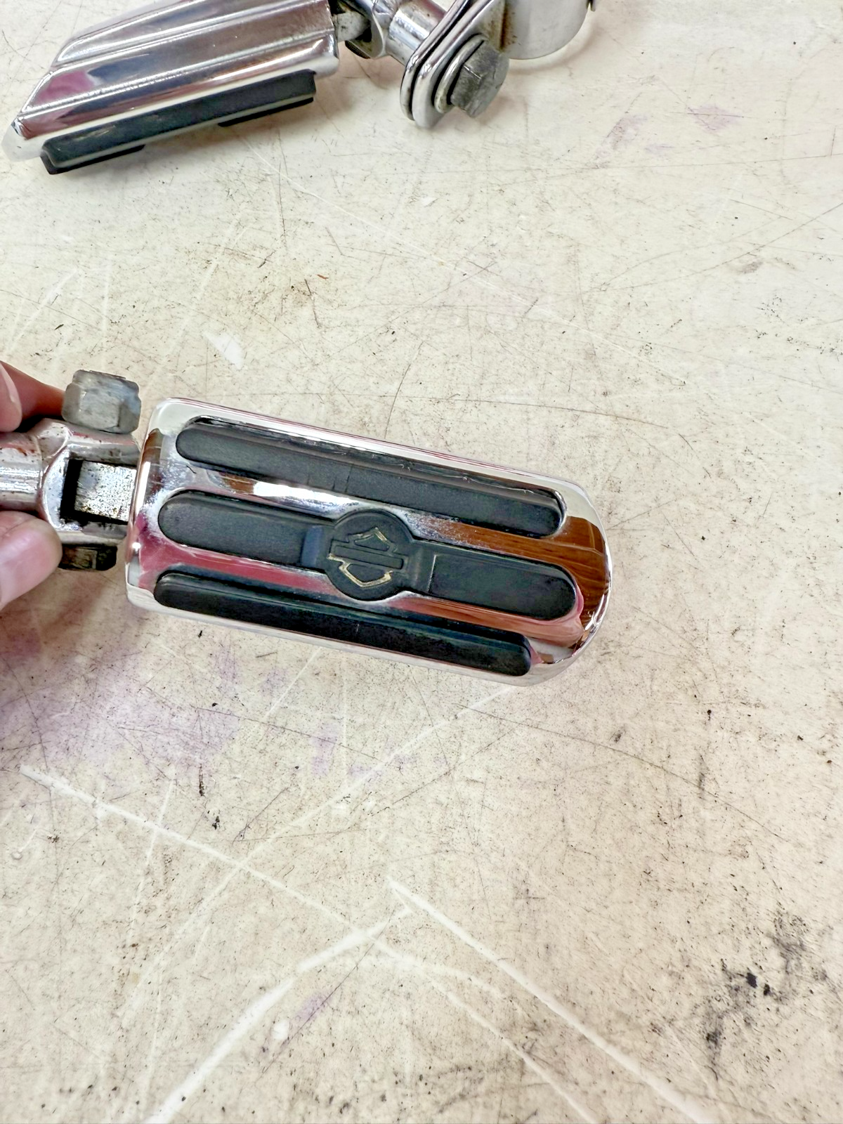 2003 HARLEY ELECTRA GLIDE Chrome Highway Footpeg Rest Pads & MTG Hardware