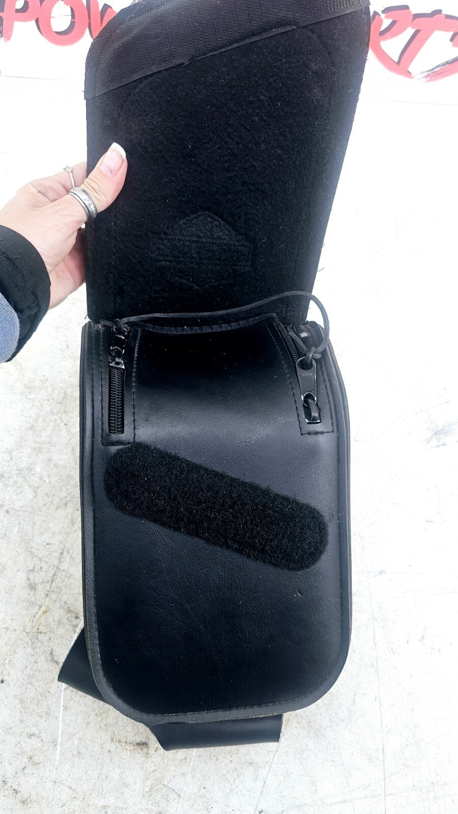 2002 HARLEY ELECTRA GLIDE OEM HD Left Leather Saddlebag Rack Storage Bag