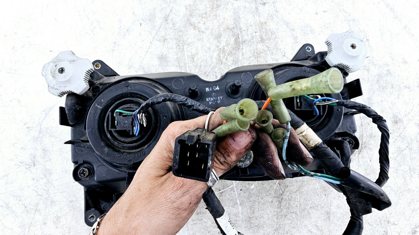 1999 HONDA VALKYRIE INTERSTATE Headlight Front Head Lamp Housing