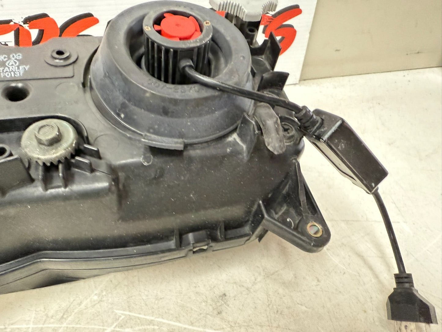 2000 HONDA VALKYRIE INTERSTATE Headlight Front Head Lamp Housing w/ Bulbs