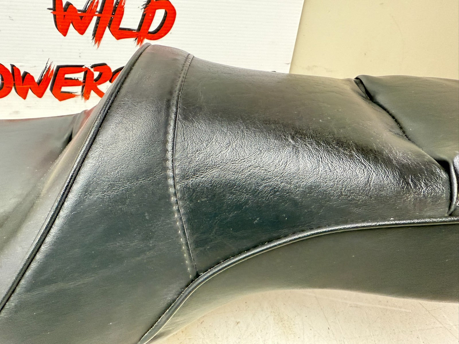 2003 HARLEY DYNA WIDE GLIDE Front Driver Passenger Seat Saddle NO RIPS HOLES