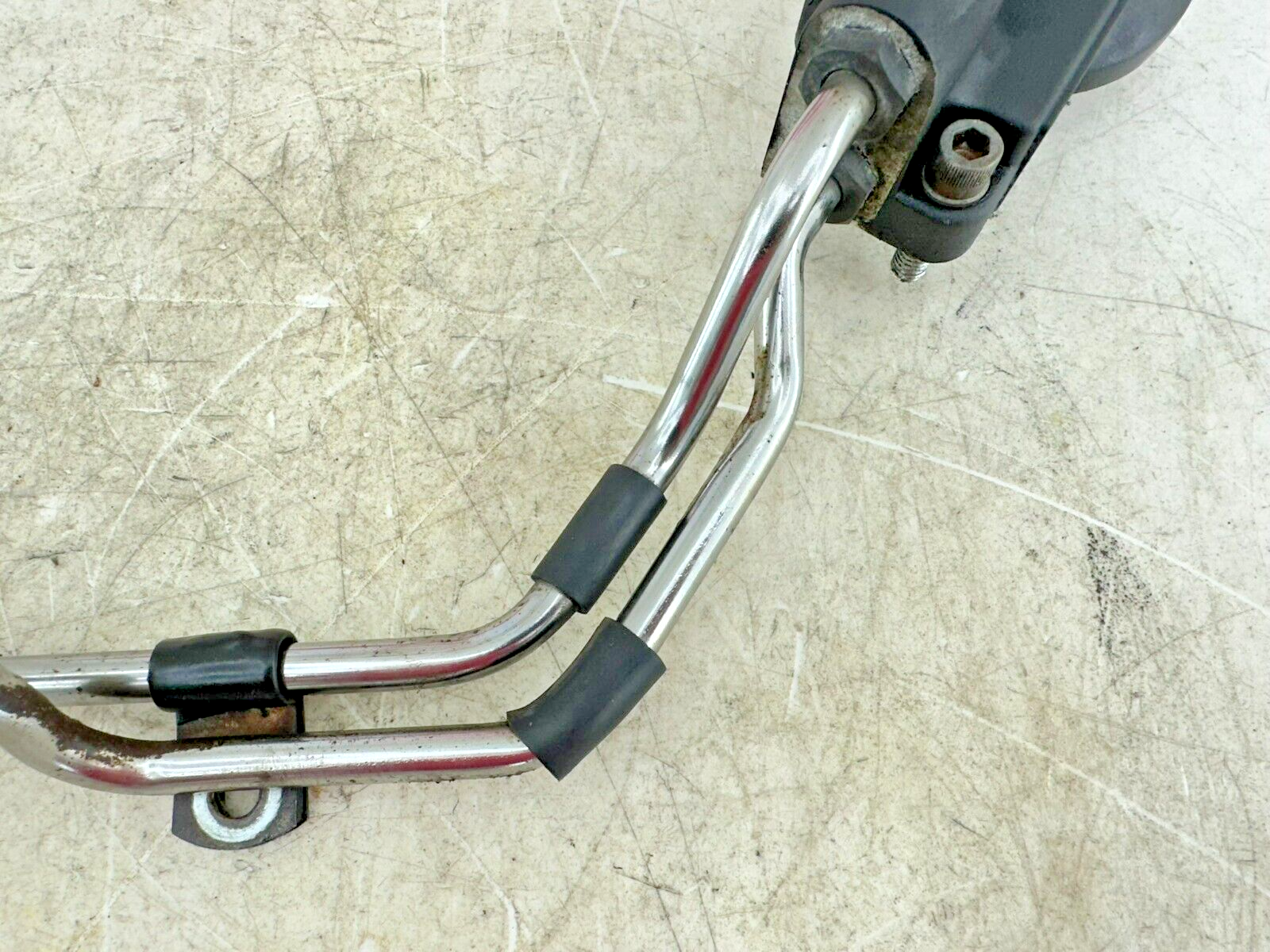 1995 HARLEY SOFTAIL Oil Filter Housing Mounting Bracket + Hard Lines 26369-92